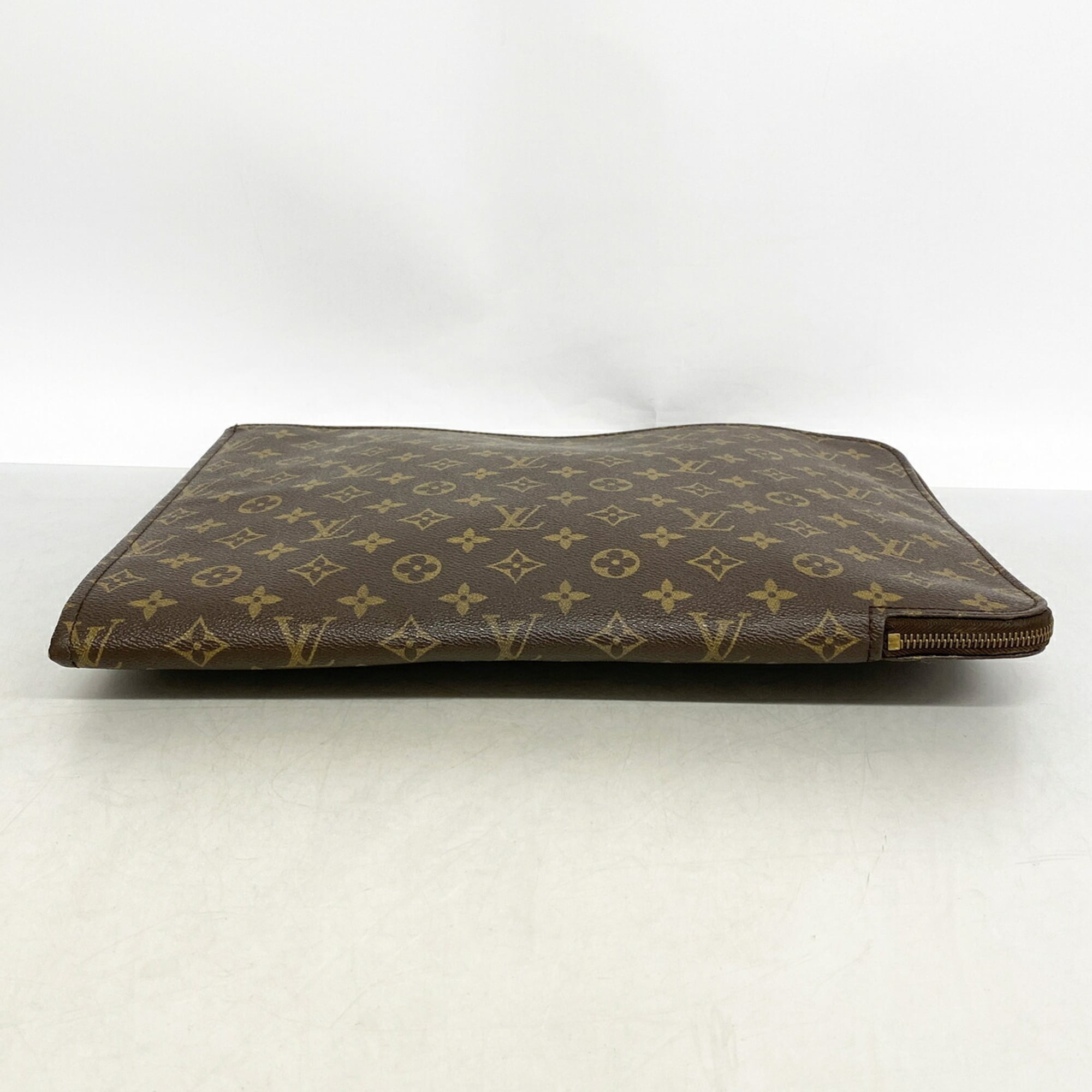 Louis Vuitton Brown Clutch Bag (Pre-Owned)