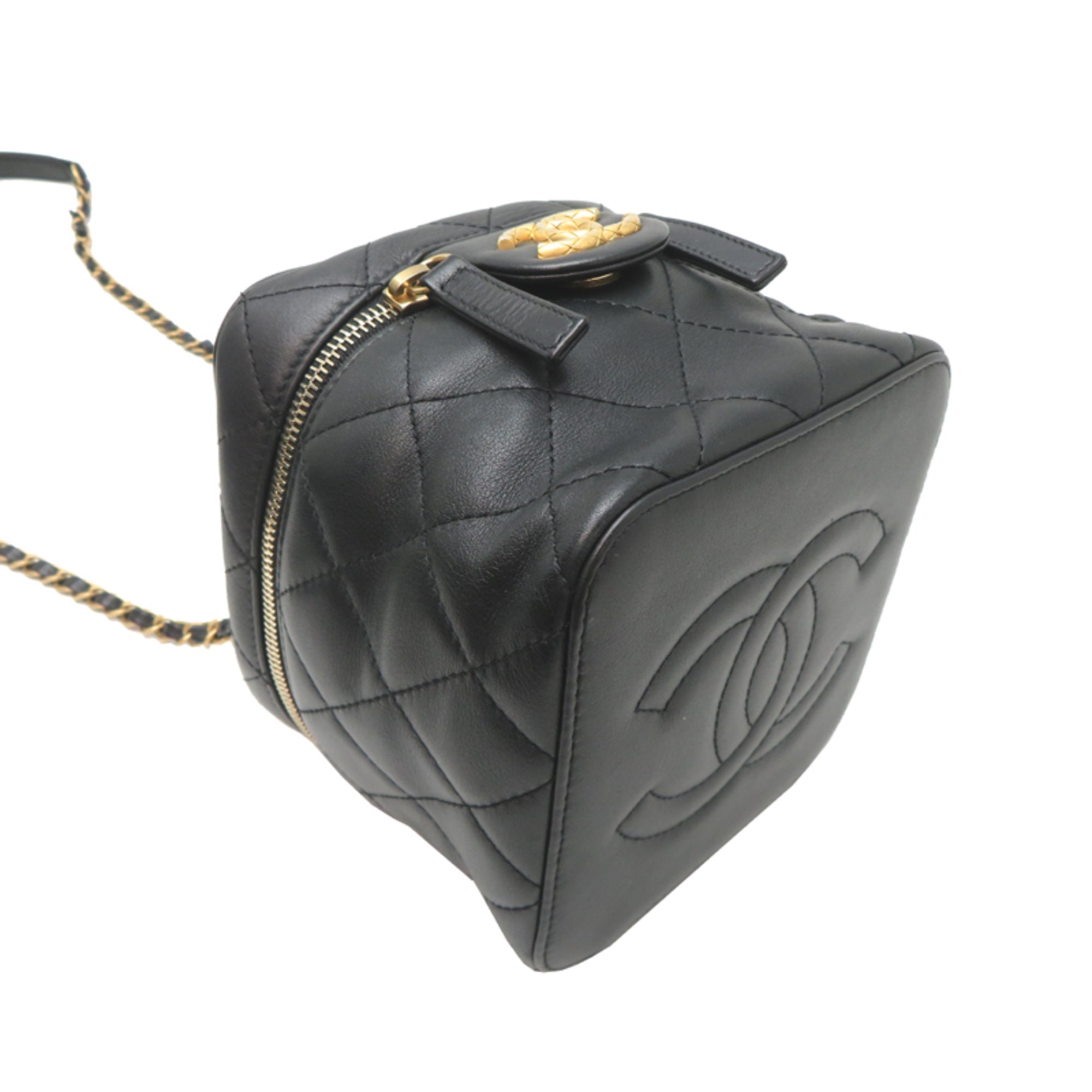 Chanel Black Leather Shoulder Bag (Pre-Owned)