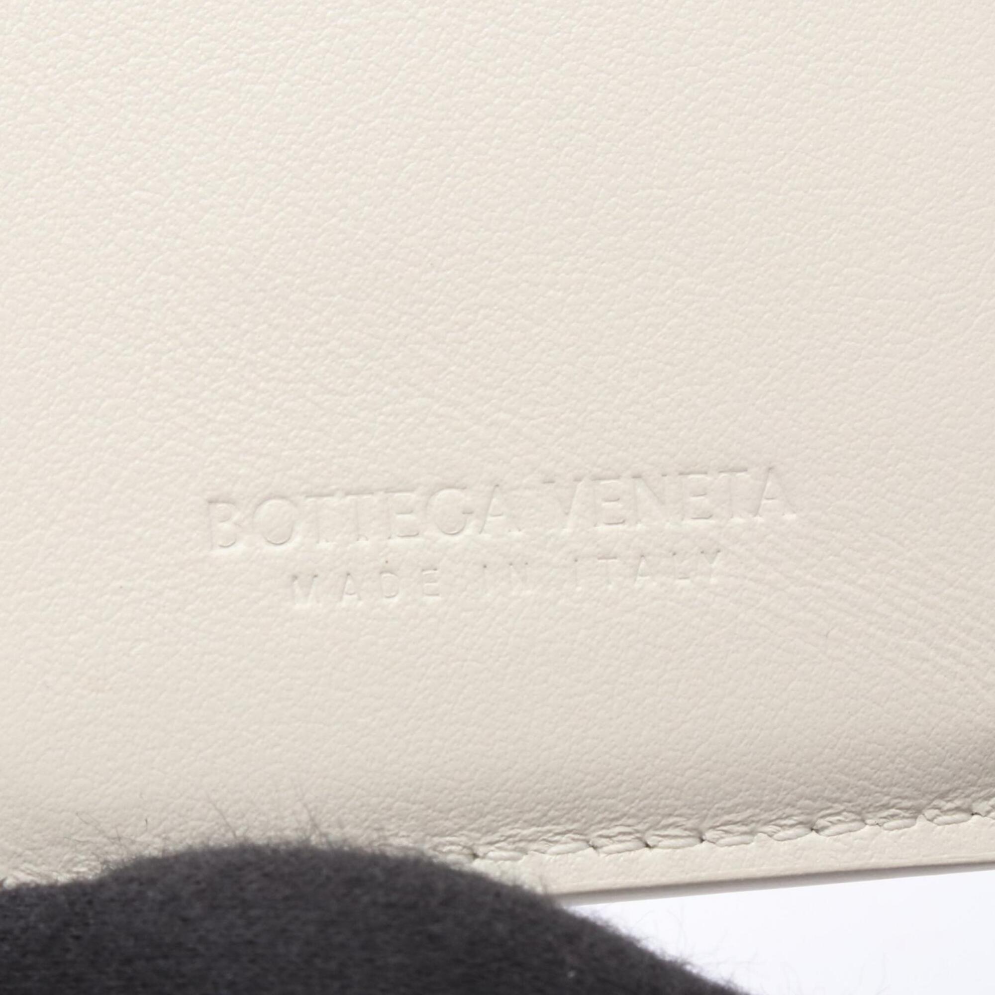 Bottega Veneta White Leather Wallet (Tri-Fold) (Pre-Owned)