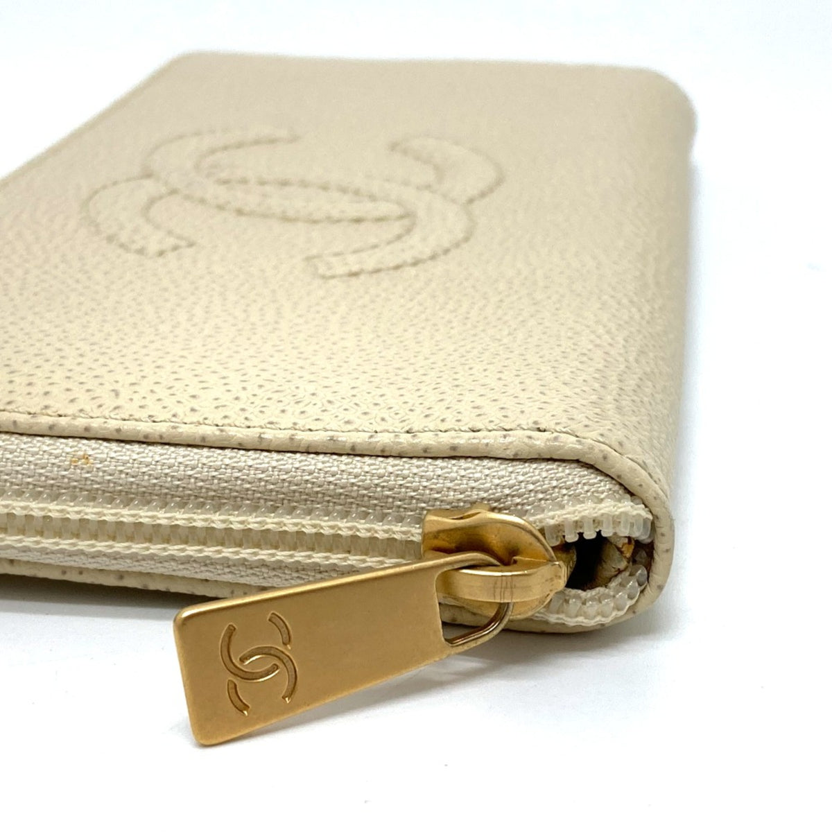 Chanel Beige Leather Long Wallet (Bi-Fold) (Pre-Owned)