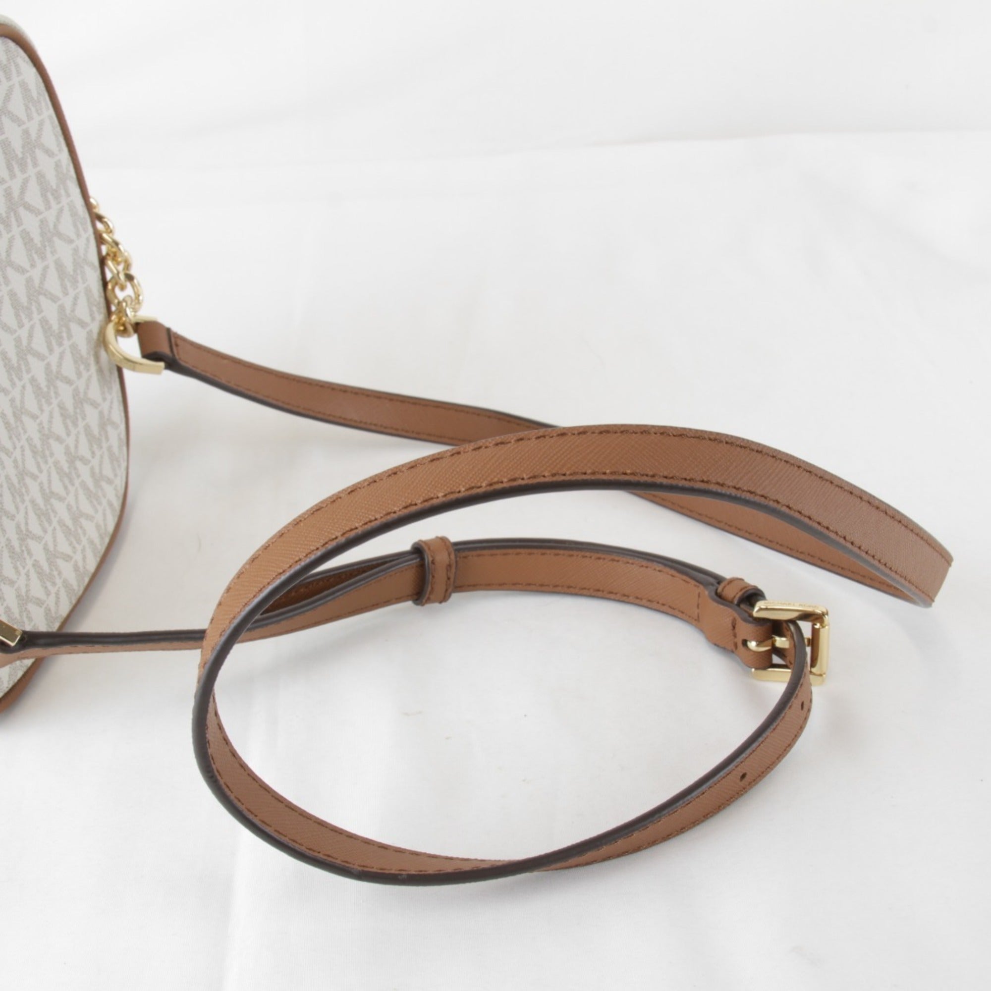 Michael Kors Jet Set Travel White Pvc Shoulder Bag Weekend Bag (Pre-Owned)