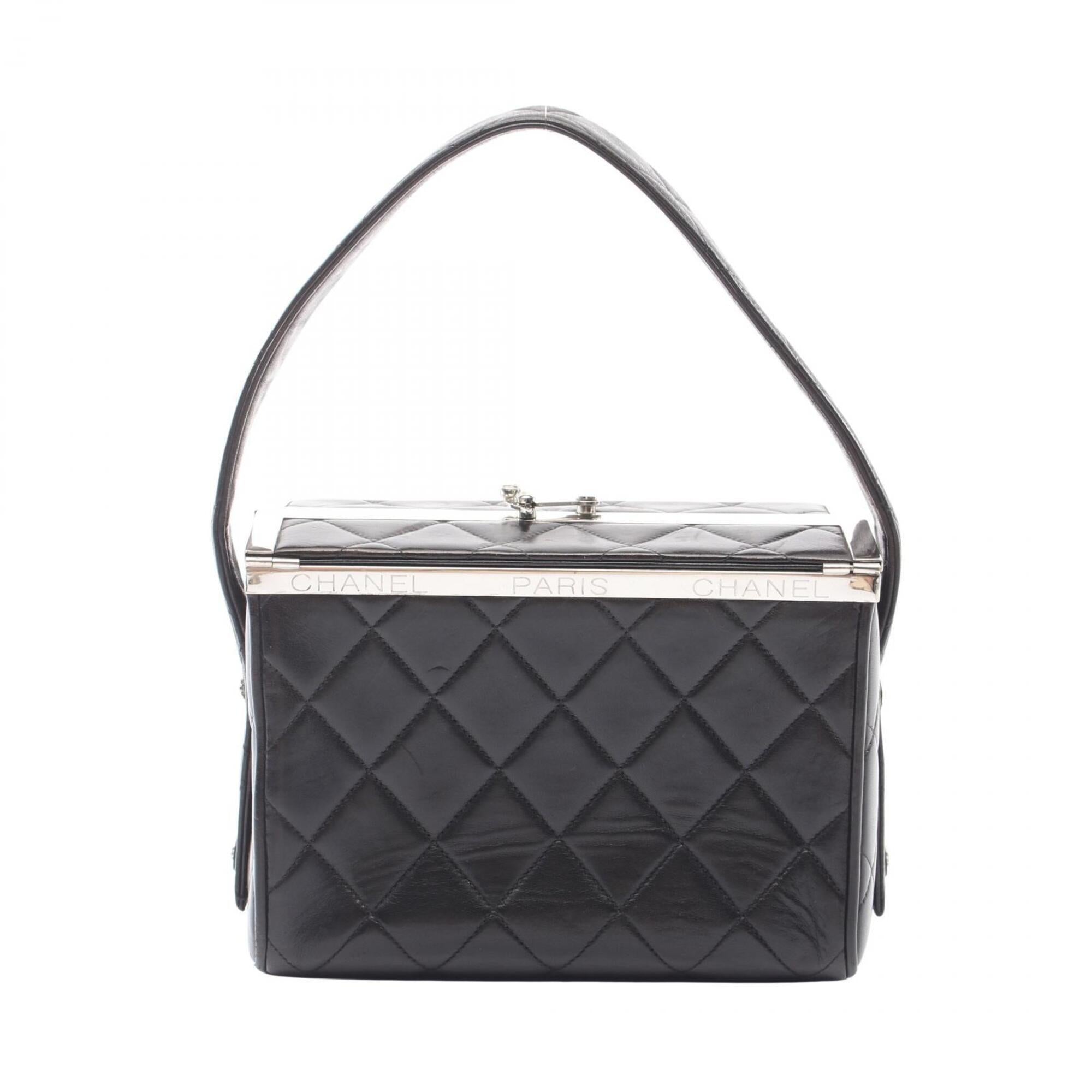 Chanel Black Leather Handbag (Pre-Owned)