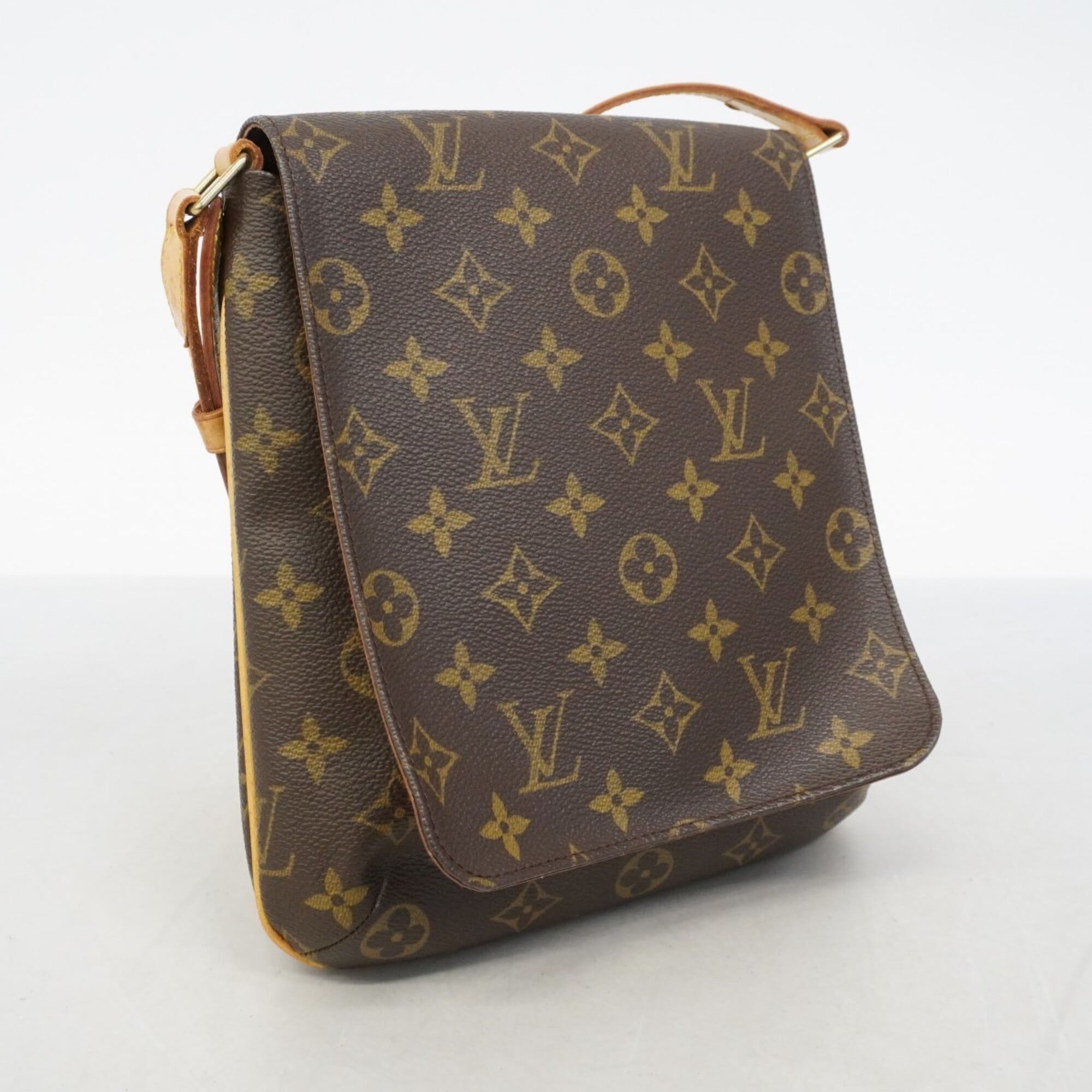 Louis Vuitton Brown Shoulder Bag (Pre-Owned)