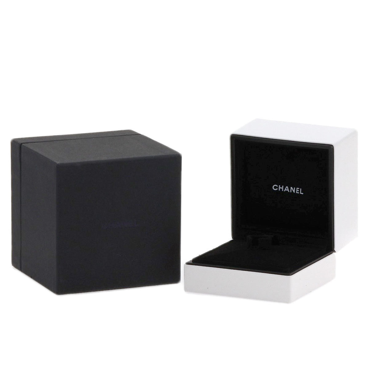 Chanel White Gold (18K) Band Ring (Pre-Owned)