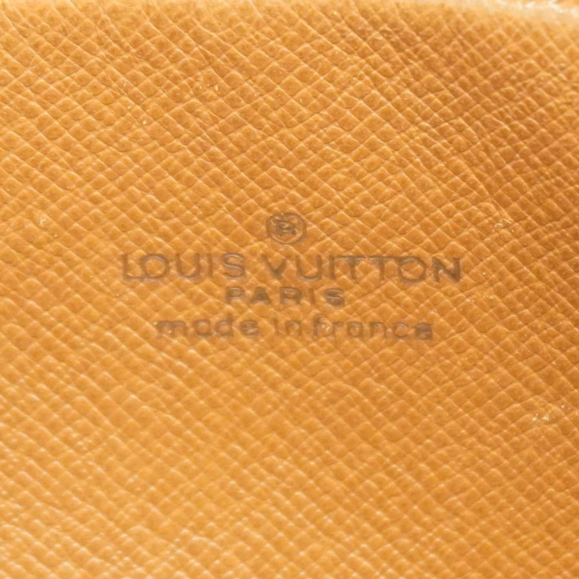 Louis Vuitton Brown Shoulder Bag (Pre-Owned)