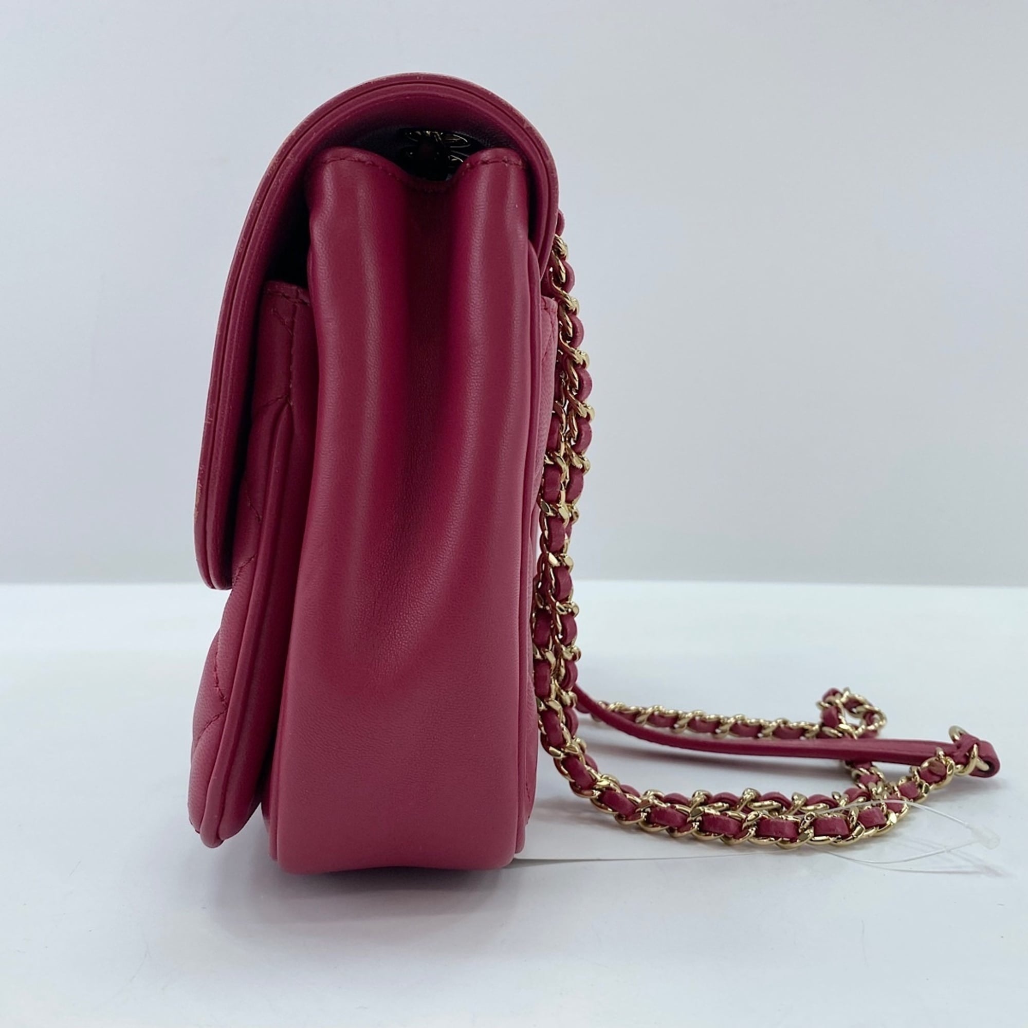 Chanel Matelasse Pink Shoulder Bag (Pre-Owned)