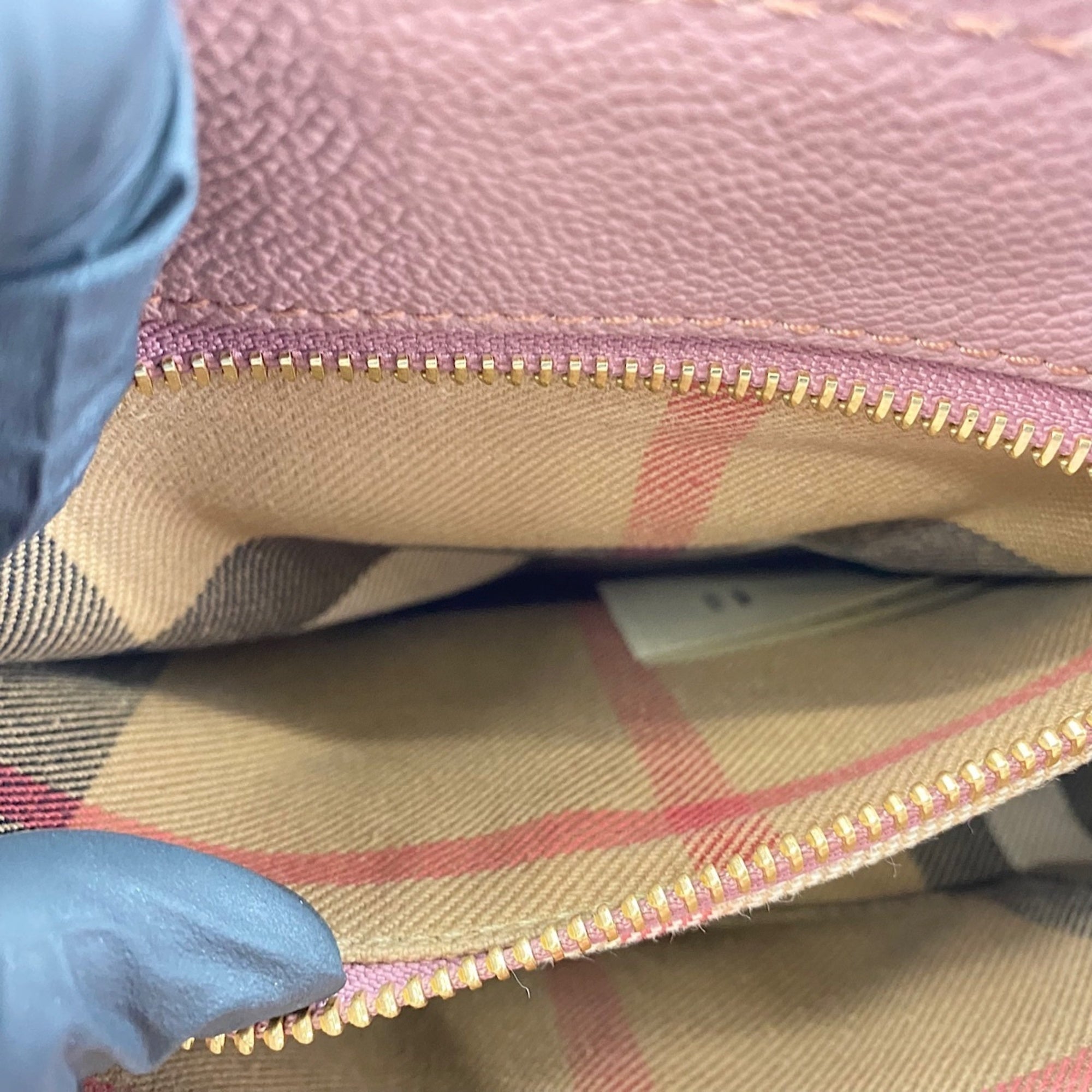 Burberry Pink Leather Shoulder Bag (Pre-Owned)