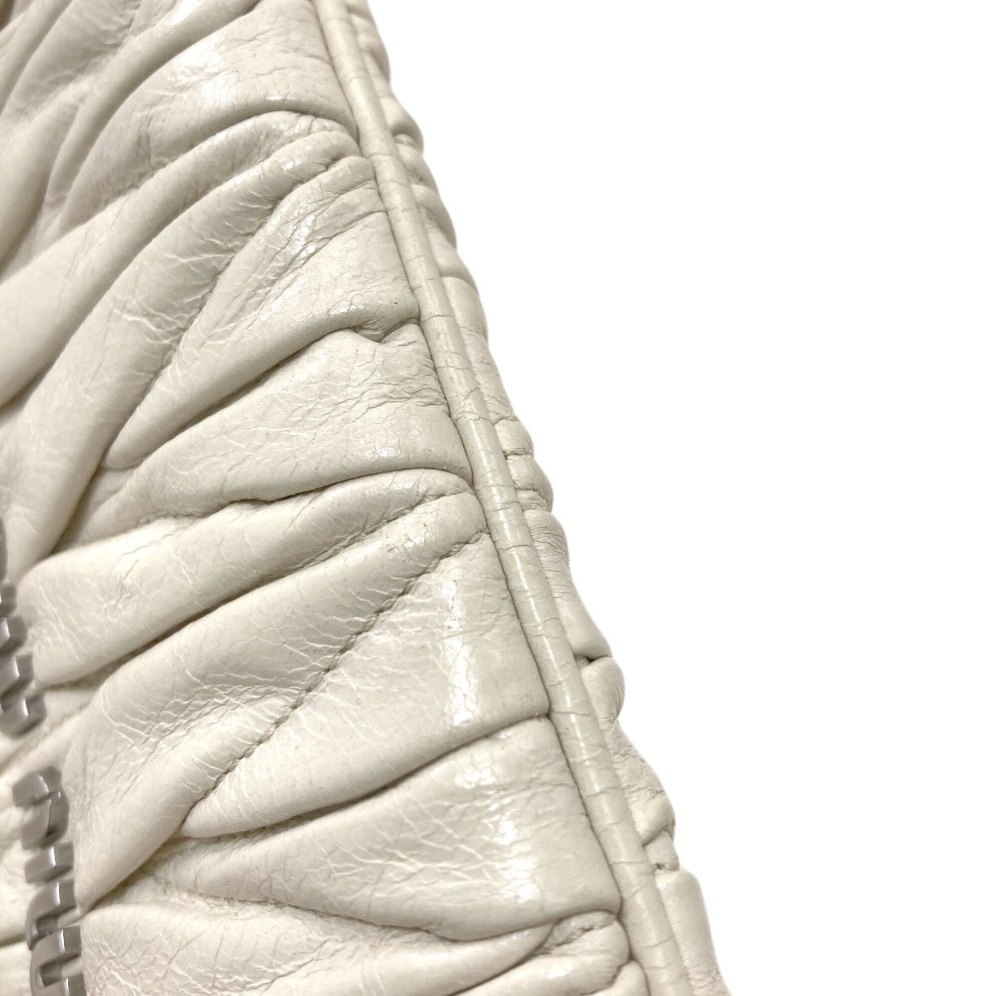 Miu Miu White Leather Pouch Shoulder Bag (Pre-Owned)