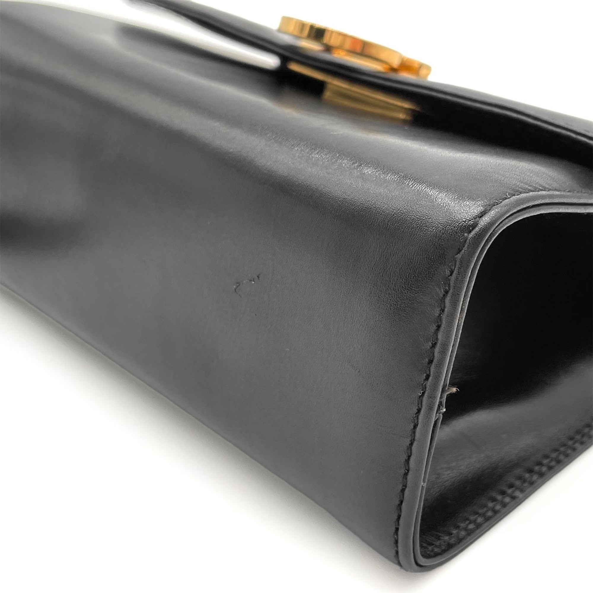 Salvatore Ferragamo Black Leather Shoulder Bag (Pre-Owned)