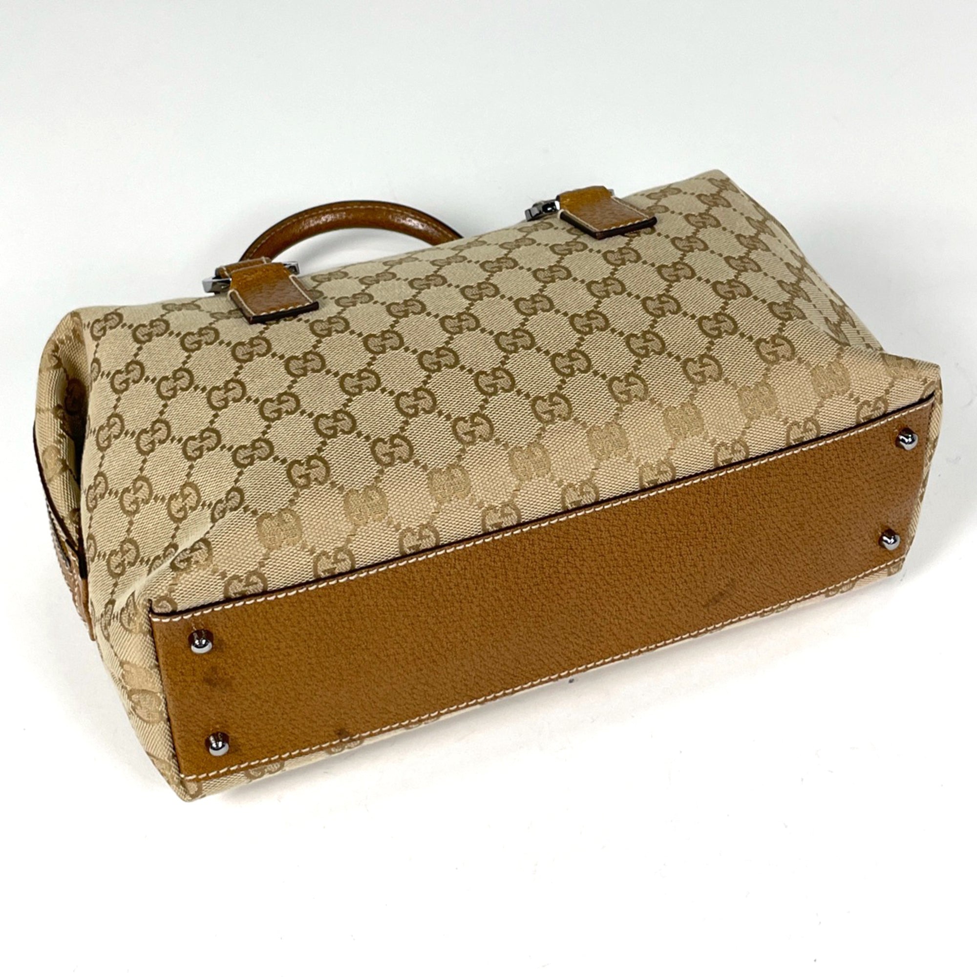 Gucci Beige Gg Canvas Handbag (Pre-Owned)