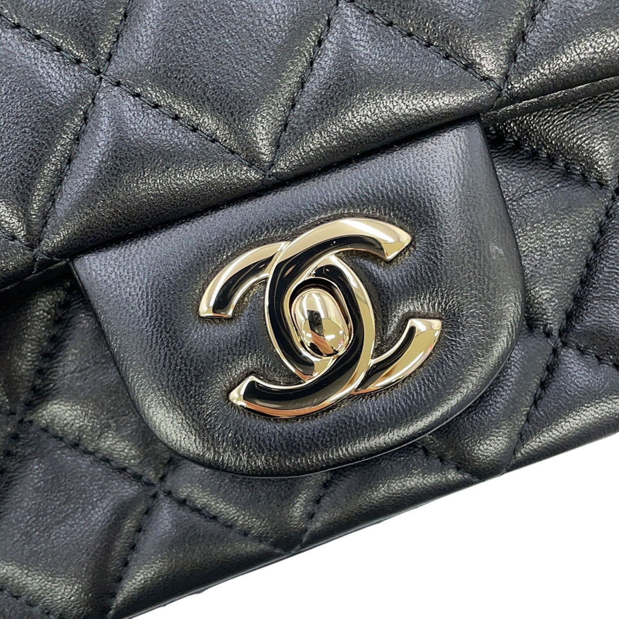 Chanel Matelasse Black Leather Handbag Shoulder Bag (Pre-Owned)