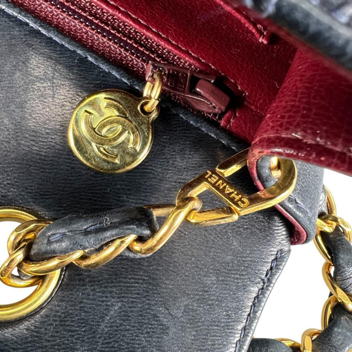 Chanel Black Grained Calfskin Shoulder Bag (Pre-Owned)