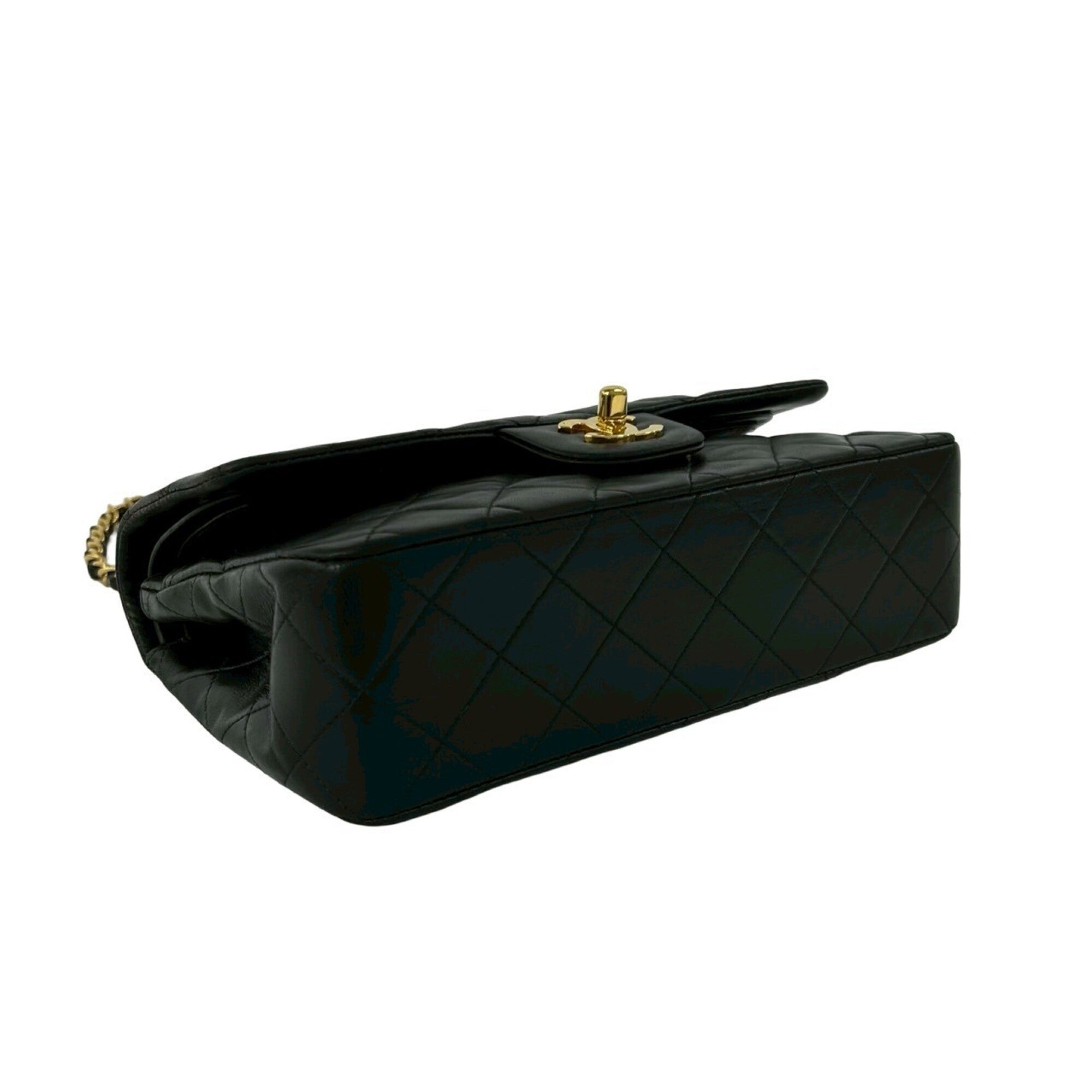 Chanel Black Leather Shoulder Bag (Pre-Owned)