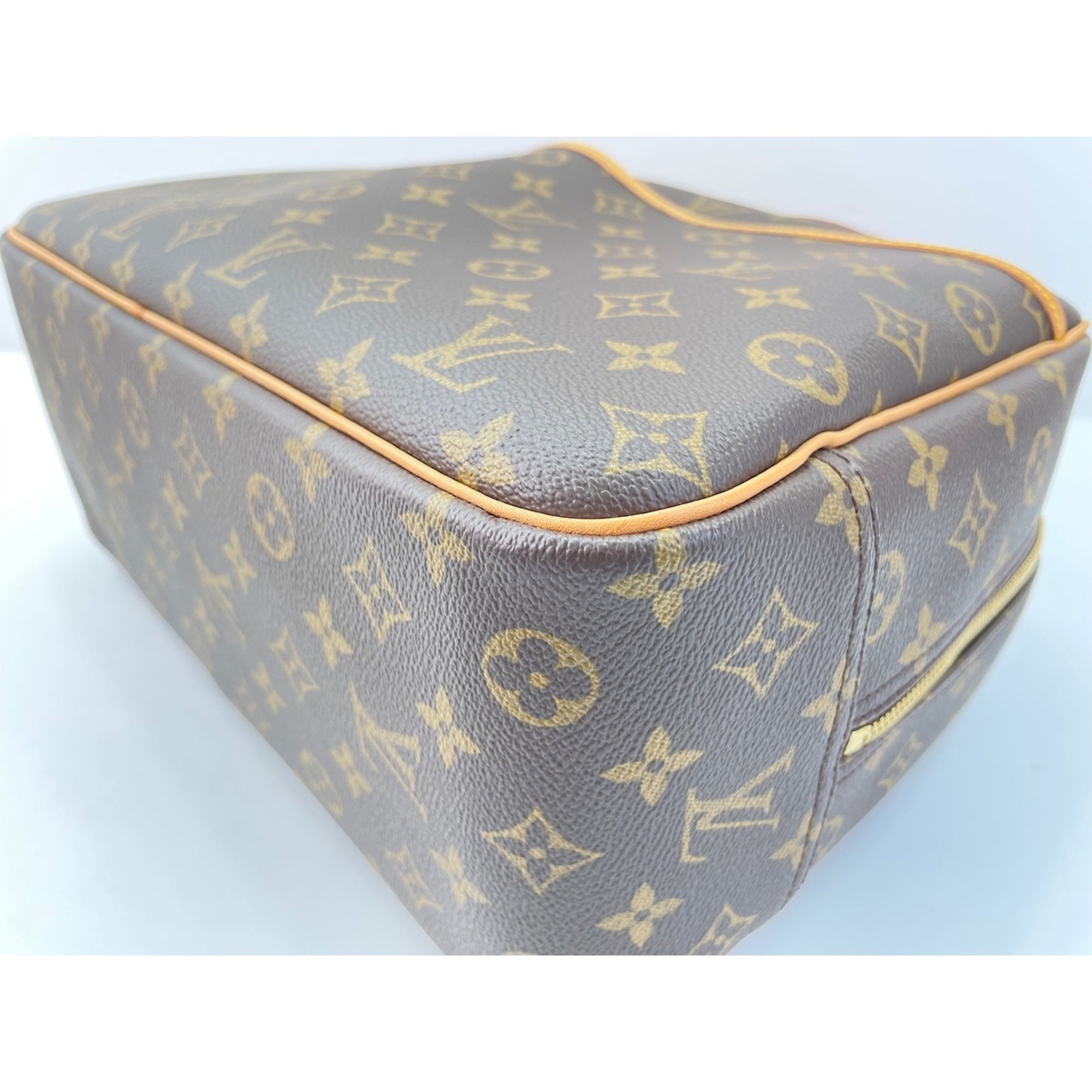 Louis Vuitton Brown Handbag (Pre-Owned)