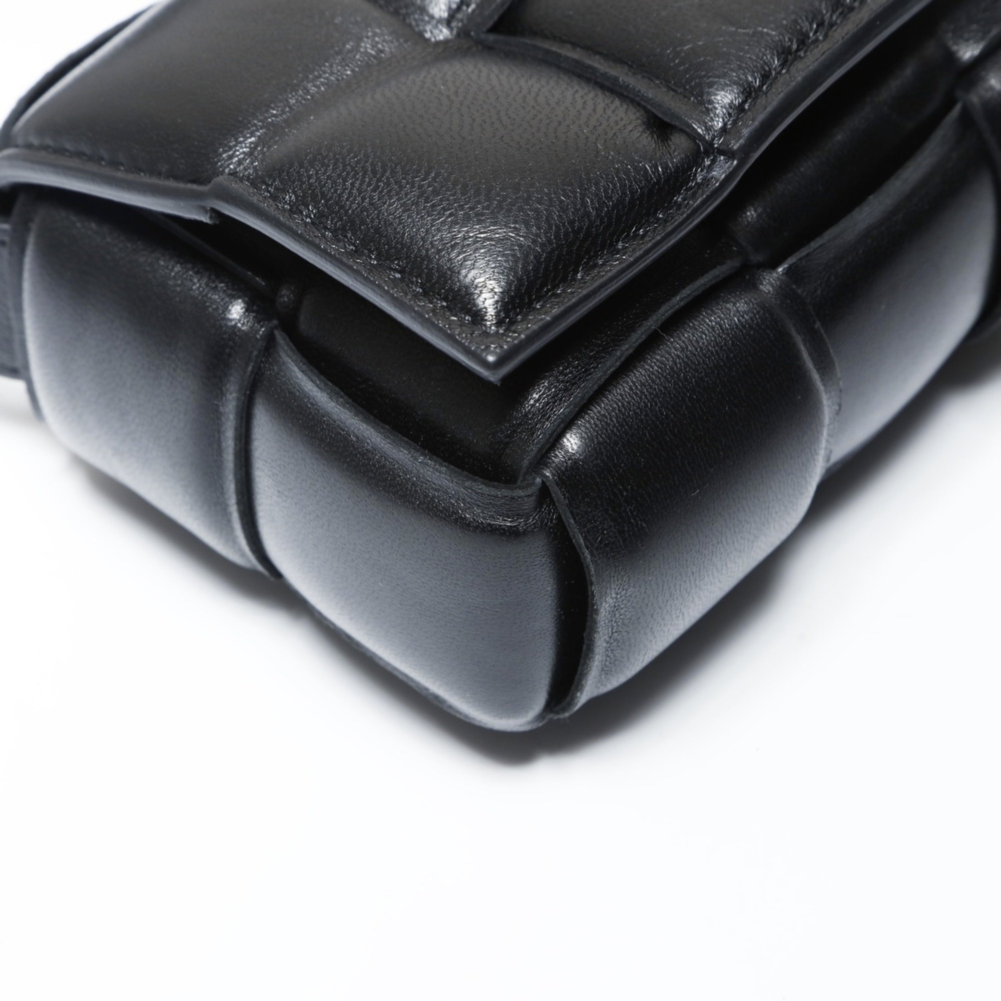 Bottega Veneta Black Shoulder Bag (Pre-Owned)