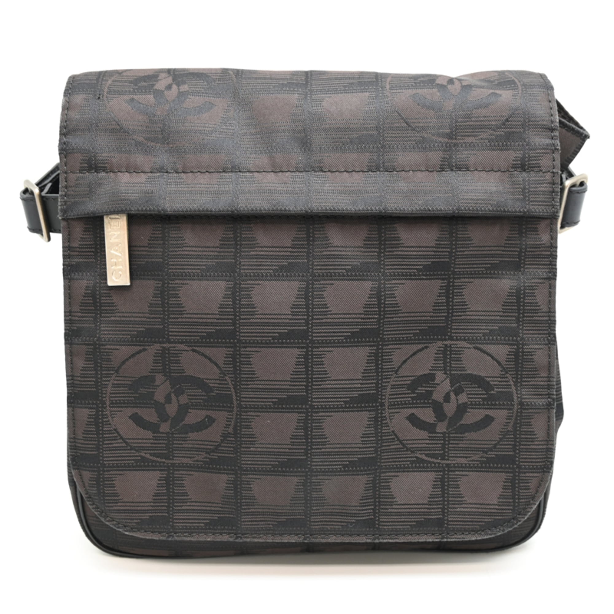 Chanel Brown Nylon Shoulder Bag (Pre-Owned)