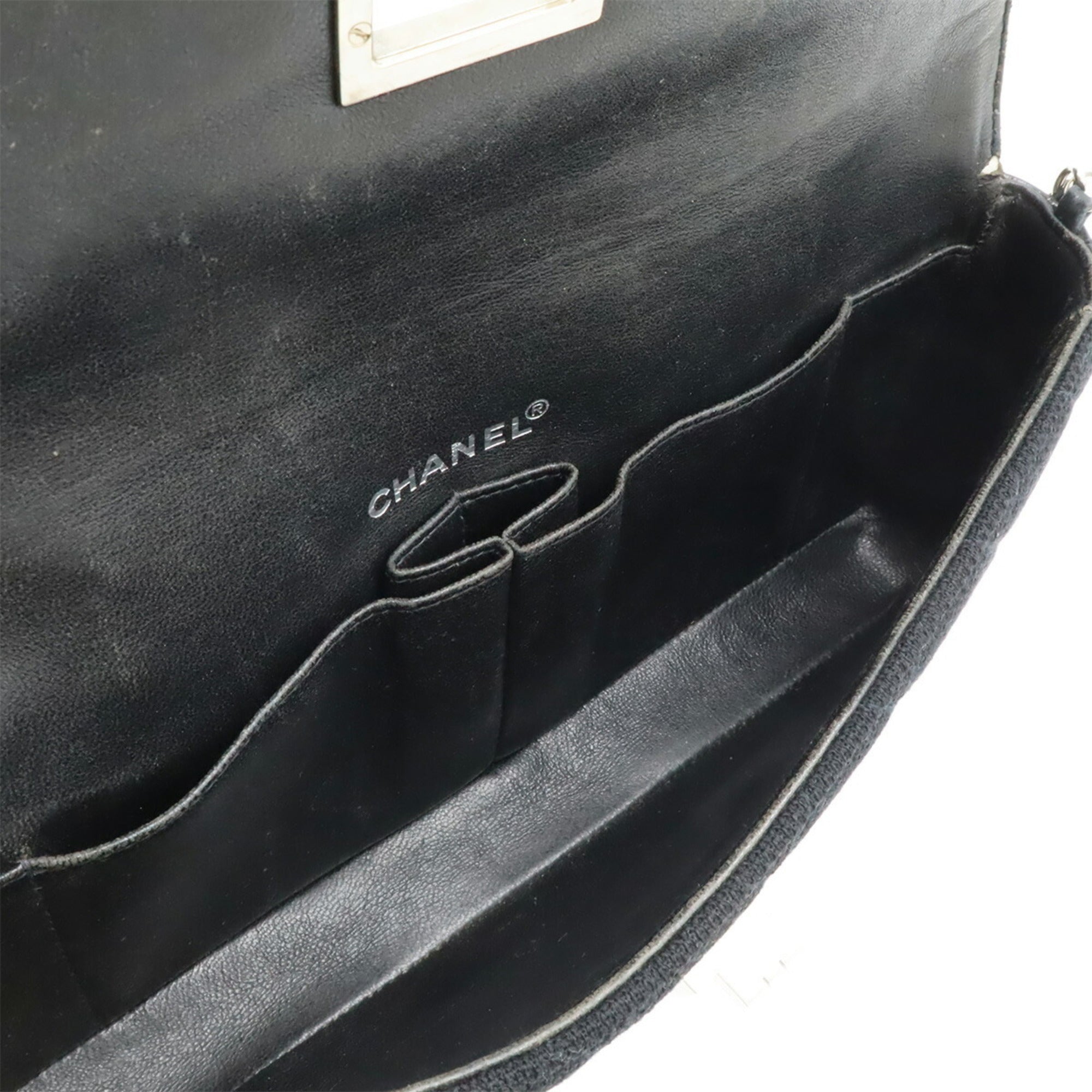 Chanel Black Canvas Patent Leather Shoulder Bag (Pre-Owned)