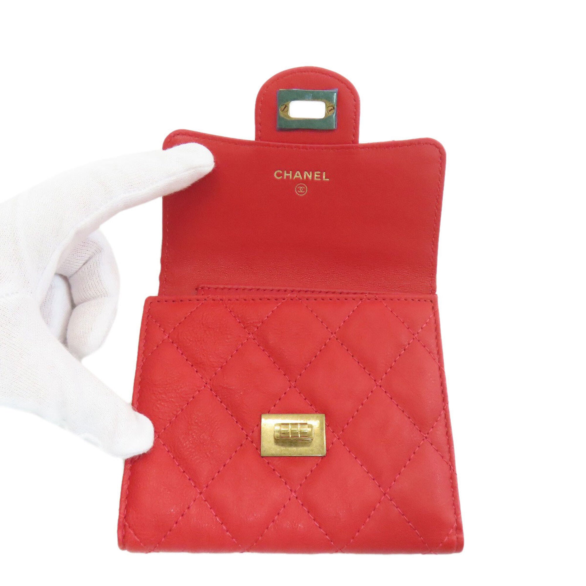 Chanel Red Color Leather Wallet (Bi-Fold) (Pre-Owned)