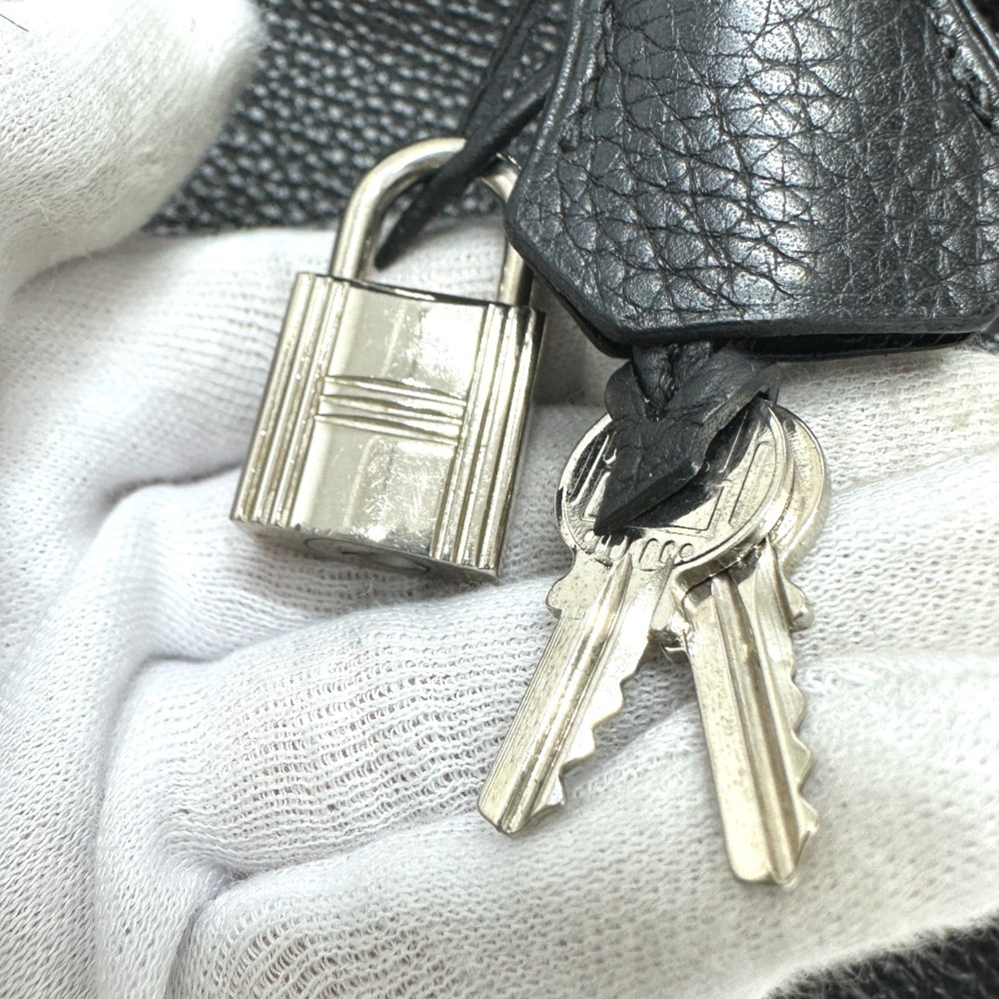 Hermes Black Leather Handbag (Pre-Owned)