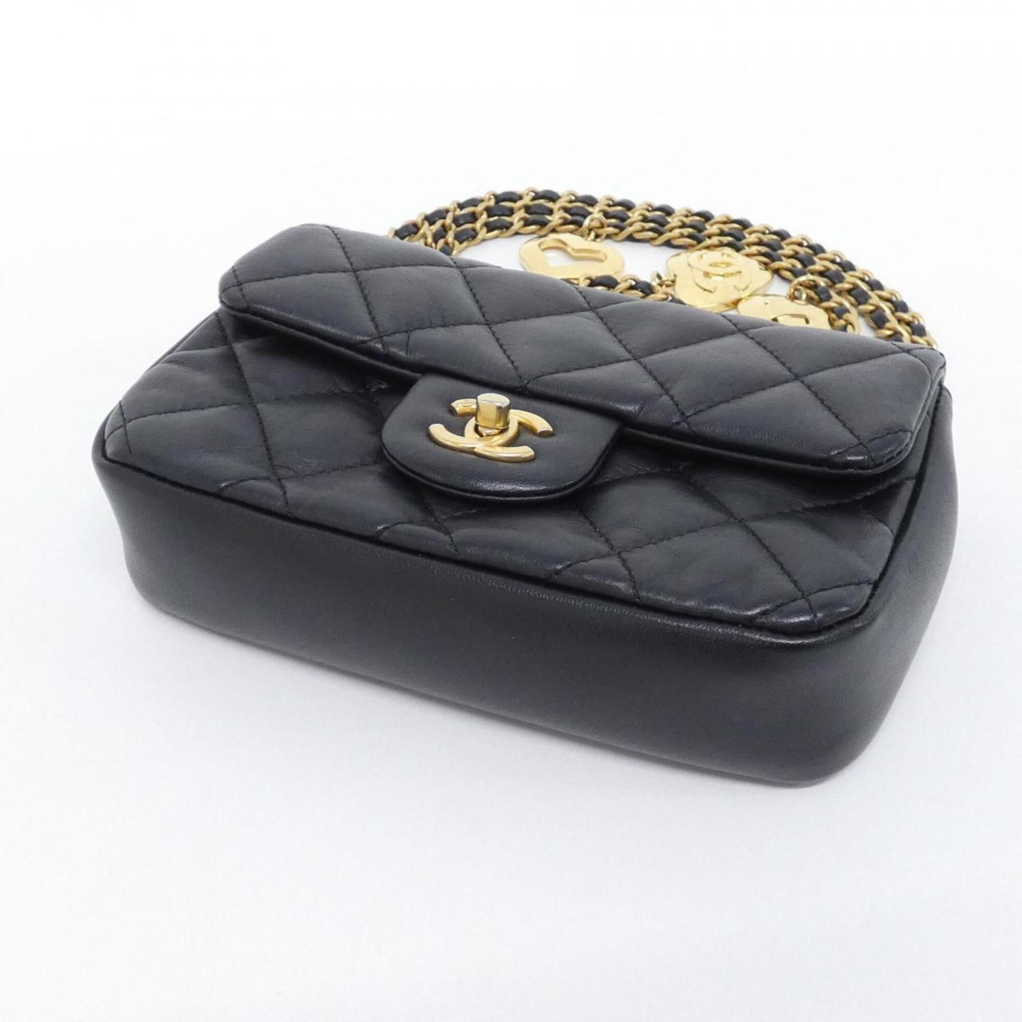 Chanel Black Leather Shoulder Bag (Pre-Owned)