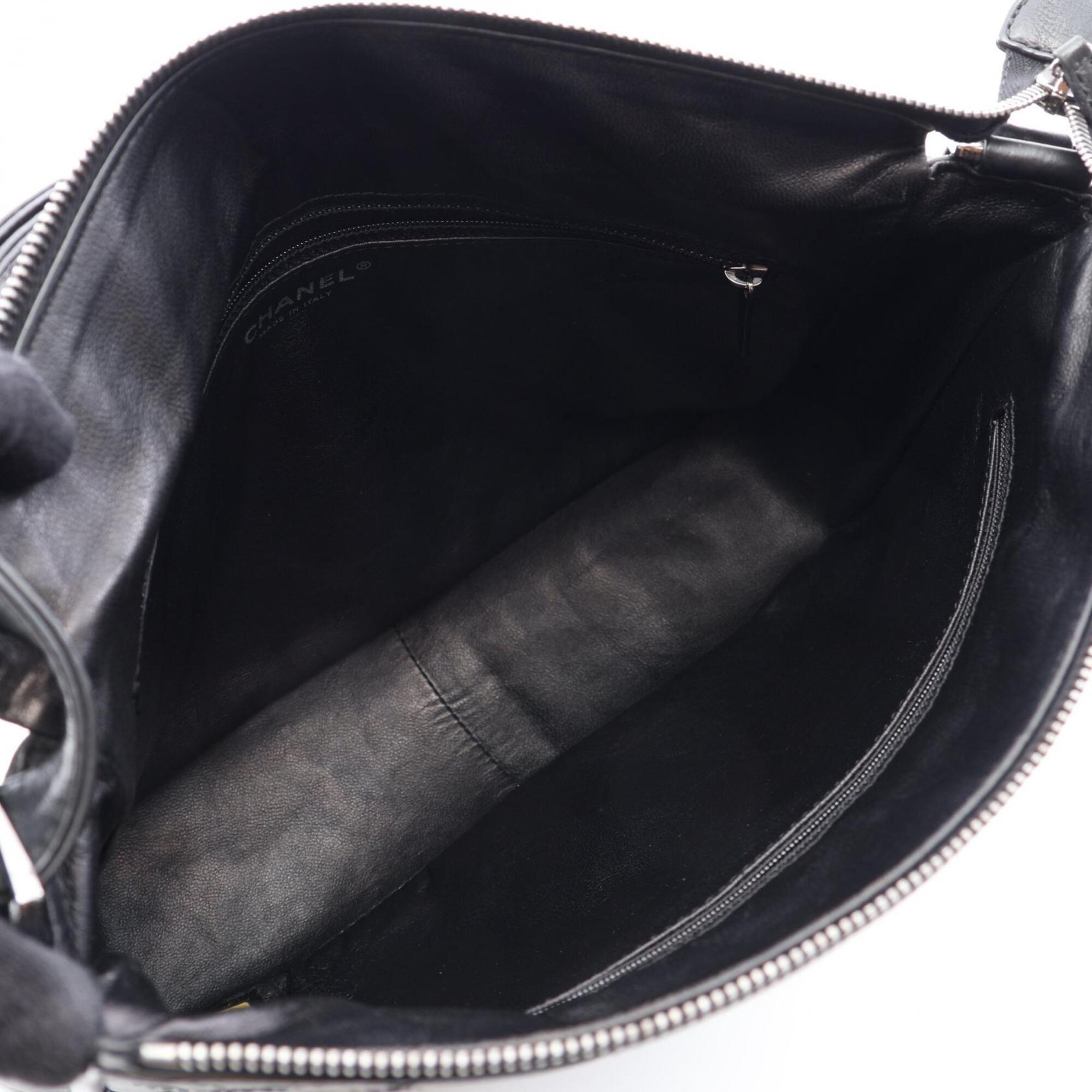 Chanel Black Leather Handbag Shoulder Bag (Pre-Owned)
