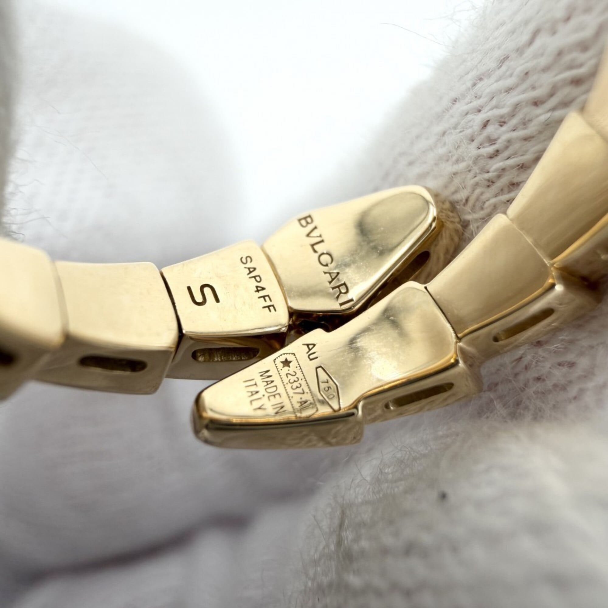 Bvlgari Gold Yellow Gold (18K) Band Ring (Pre-Owned)