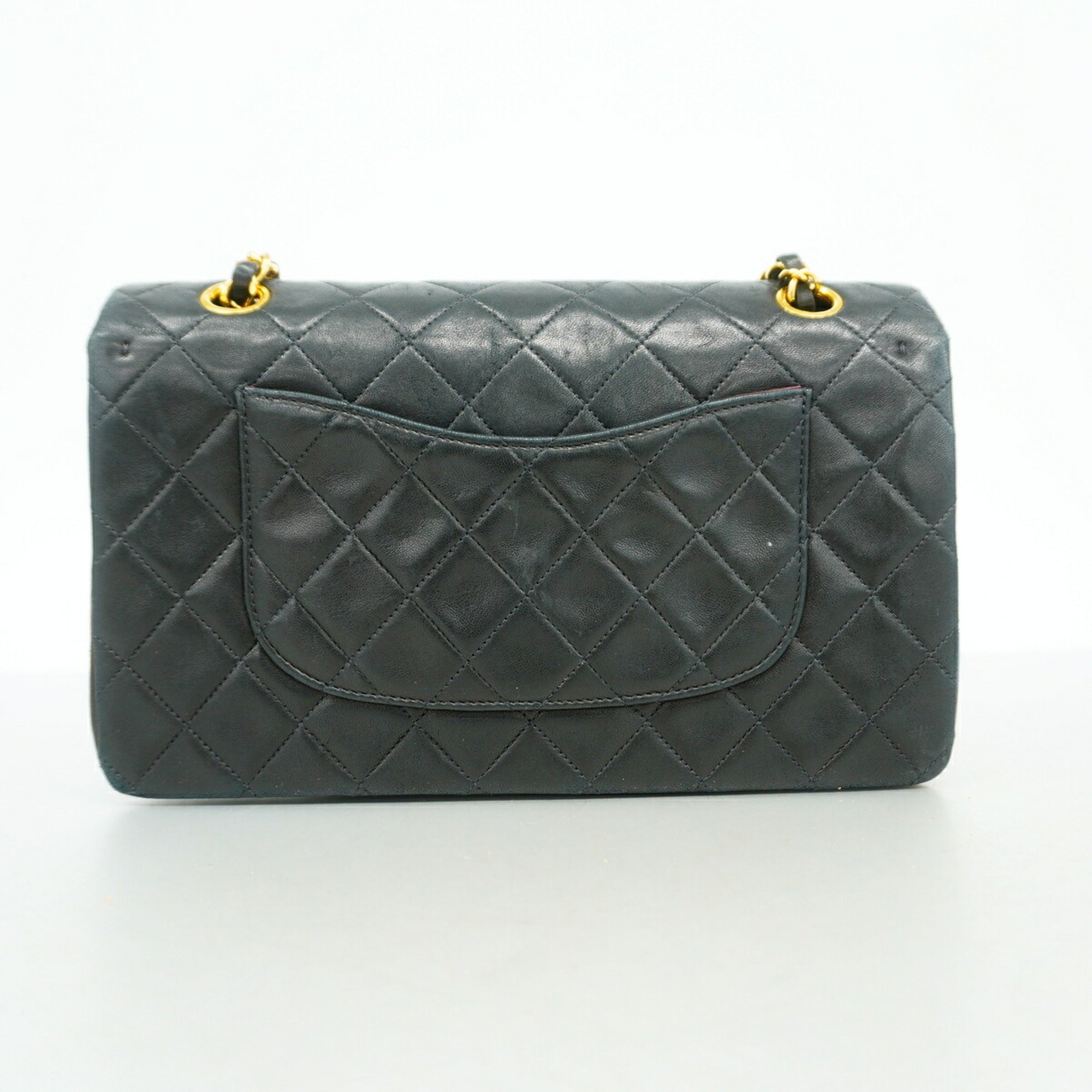 Chanel Black Leather Shoulder Bag (Pre-Owned)