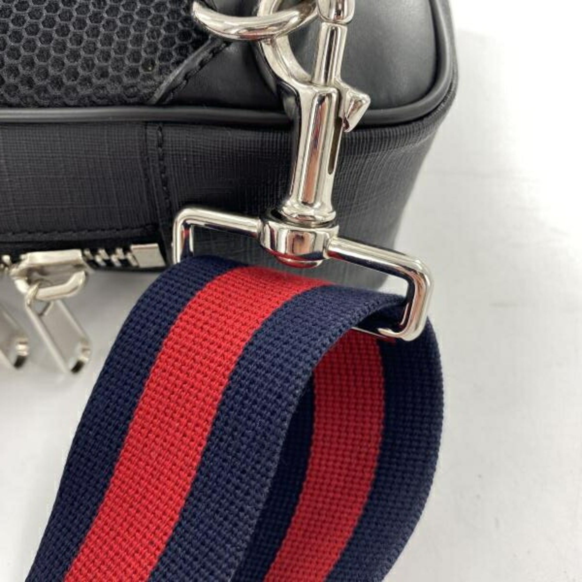 Gucci Black Navy Red Color Gg Supreme Sling Bag (Pre-Owned)