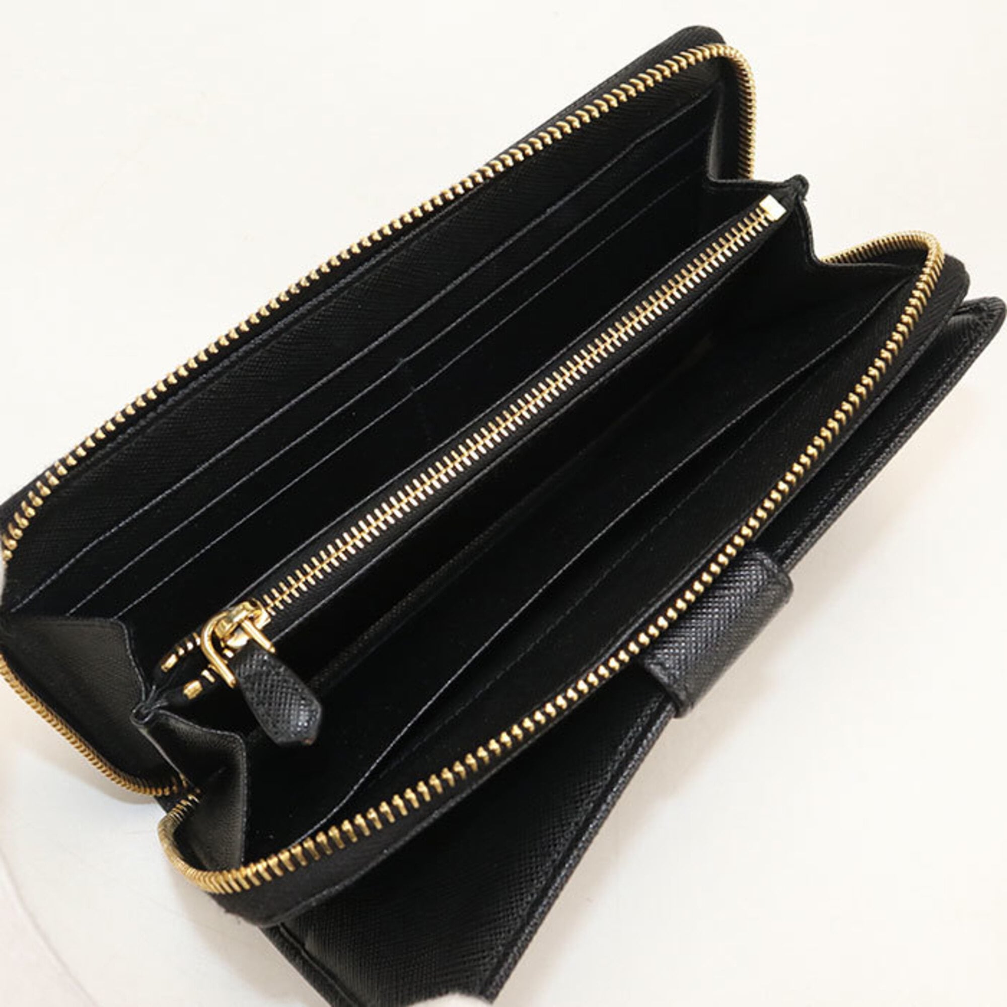 Prada Black Leather Long Wallet (Bi-Fold) (Pre-Owned)