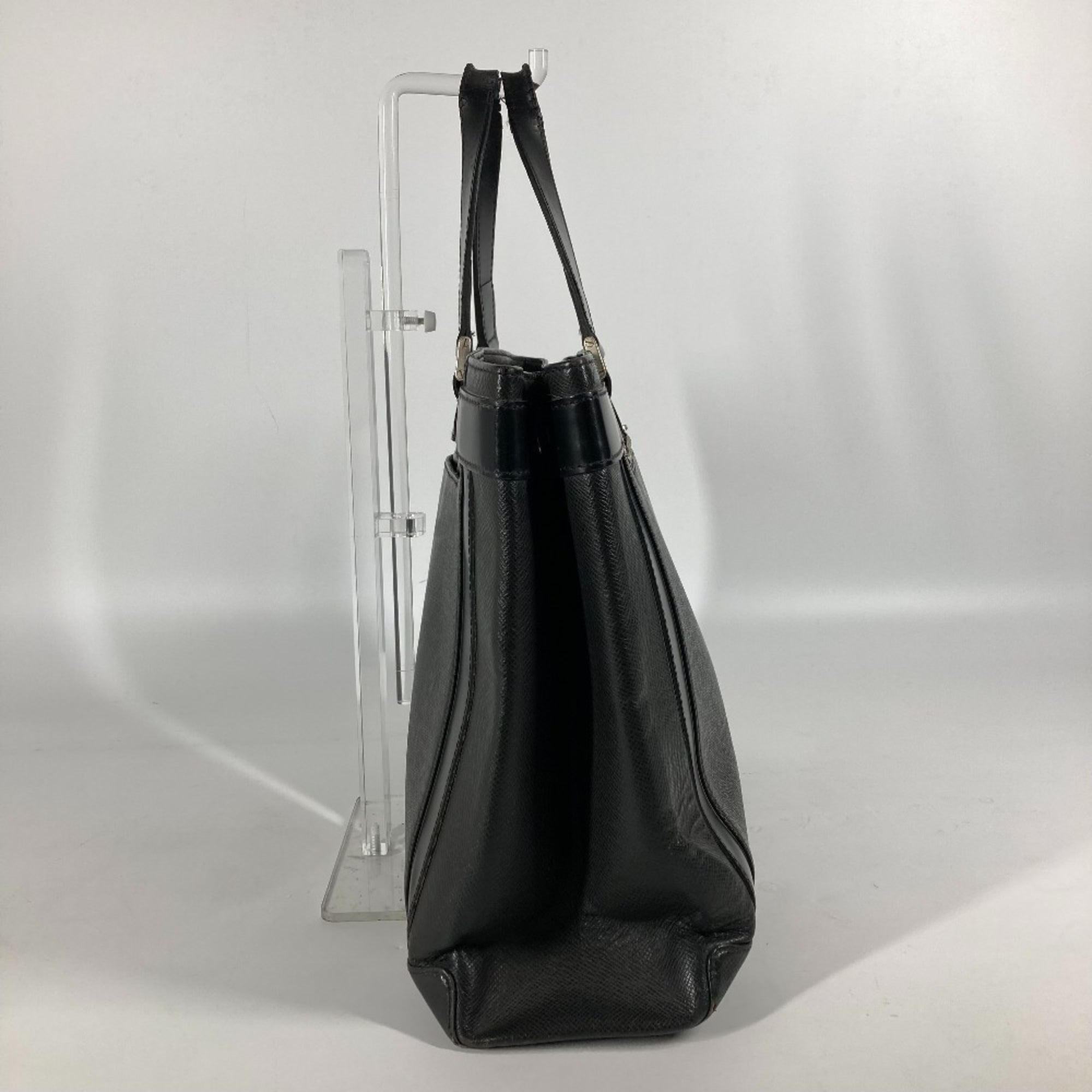 Louis Vuitton Ardoise Black Taiga Leather Handbag Tote Bag (Pre-Owned)