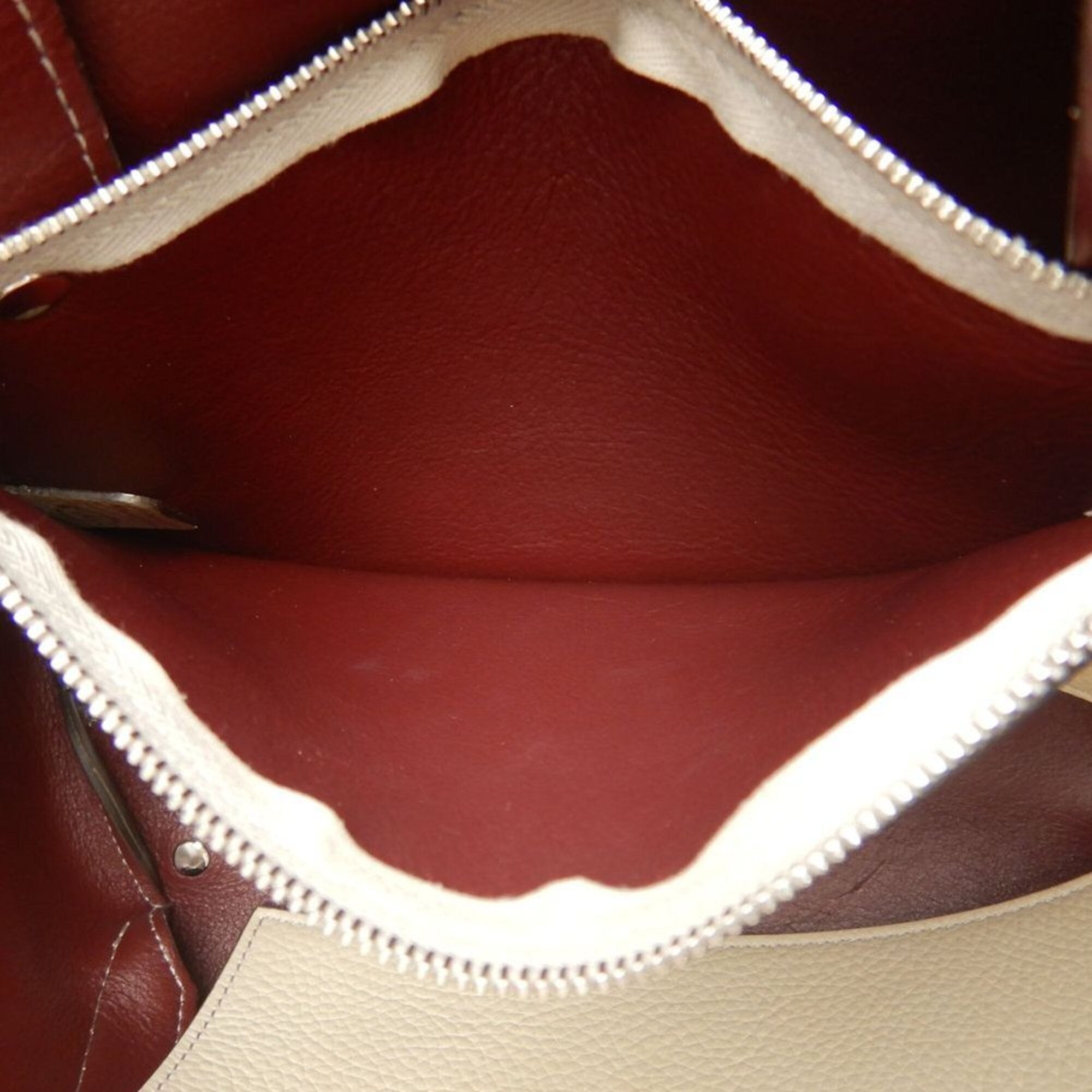 Tod's Cream Leather Handbag (Pre-Owned)