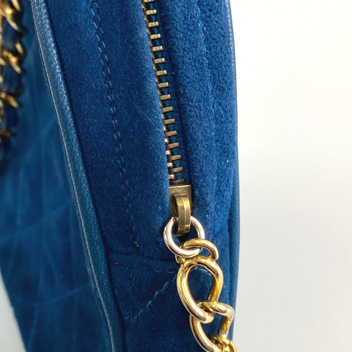 Chanel Blue Leather Handbag (Pre-Owned)