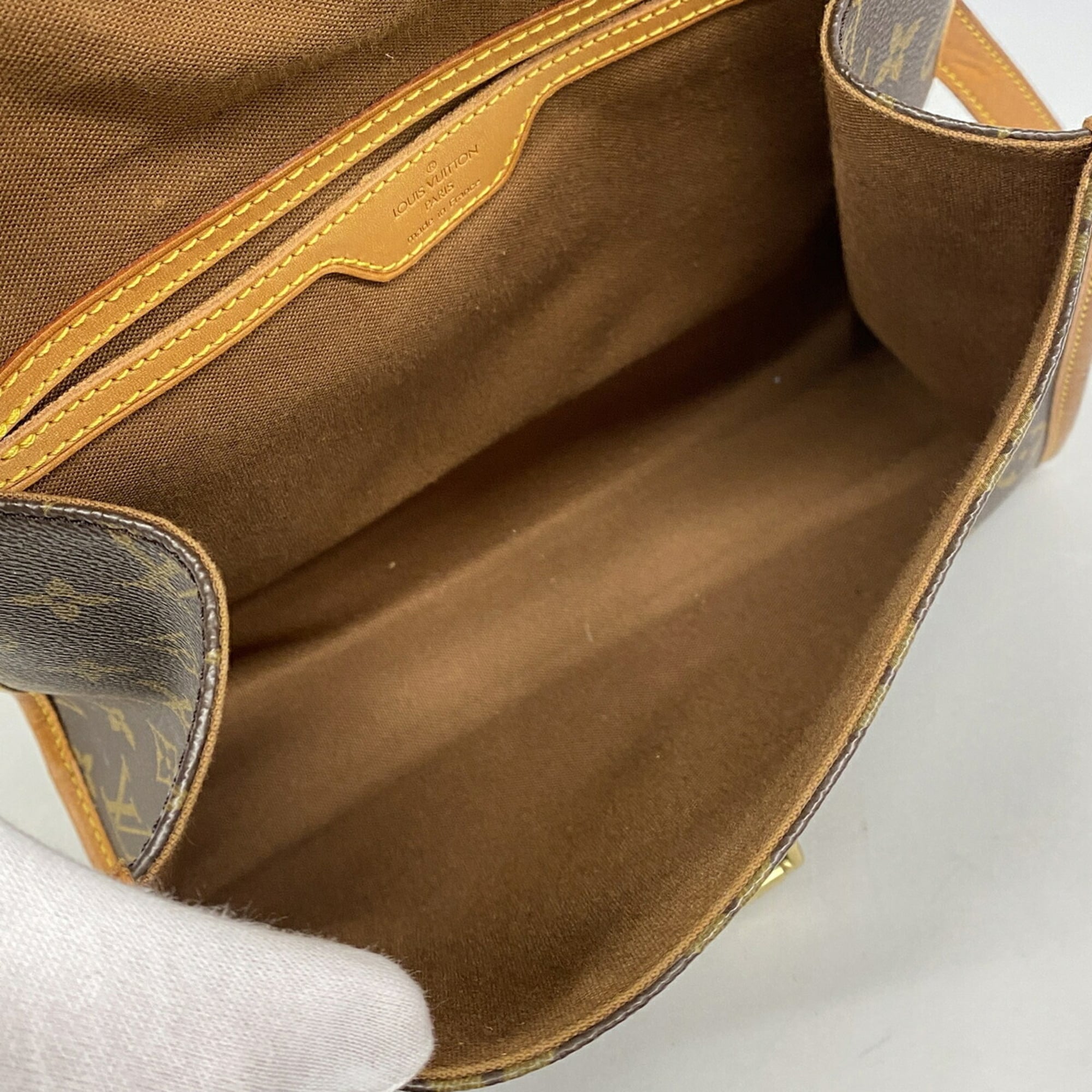 Louis Vuitton Brown Handbag (Pre-Owned)