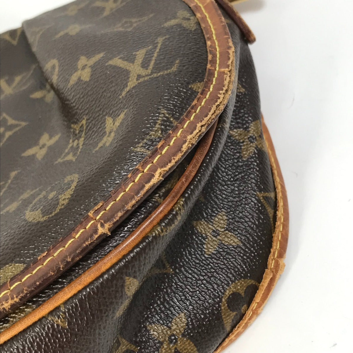Louis Vuitton Brown Monogram Shoulder Bag (Pre-Owned)