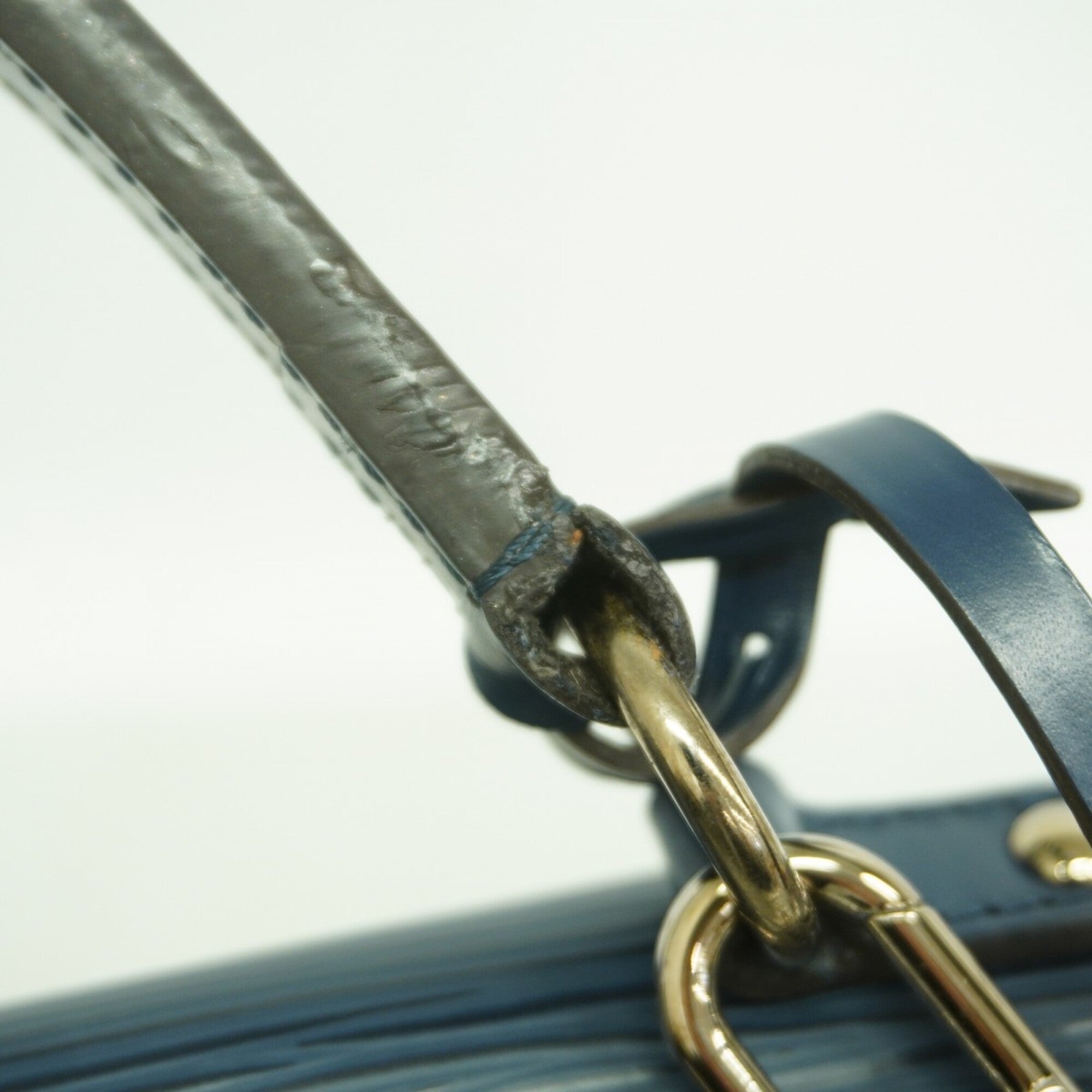 Louis Vuitton Navy Handbag (Pre-Owned)