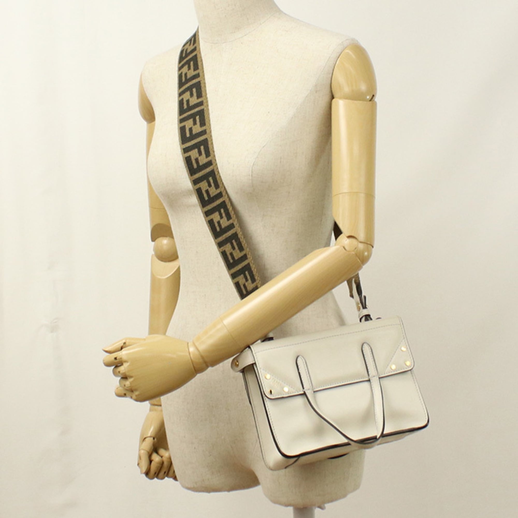 Fendi Ivory Leather Tote Bag (Pre-Owned)
