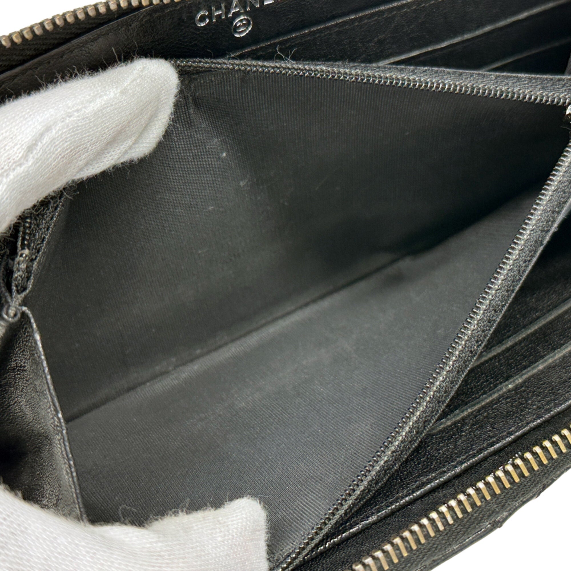 Chanel Black Leather (Pre-Owned)