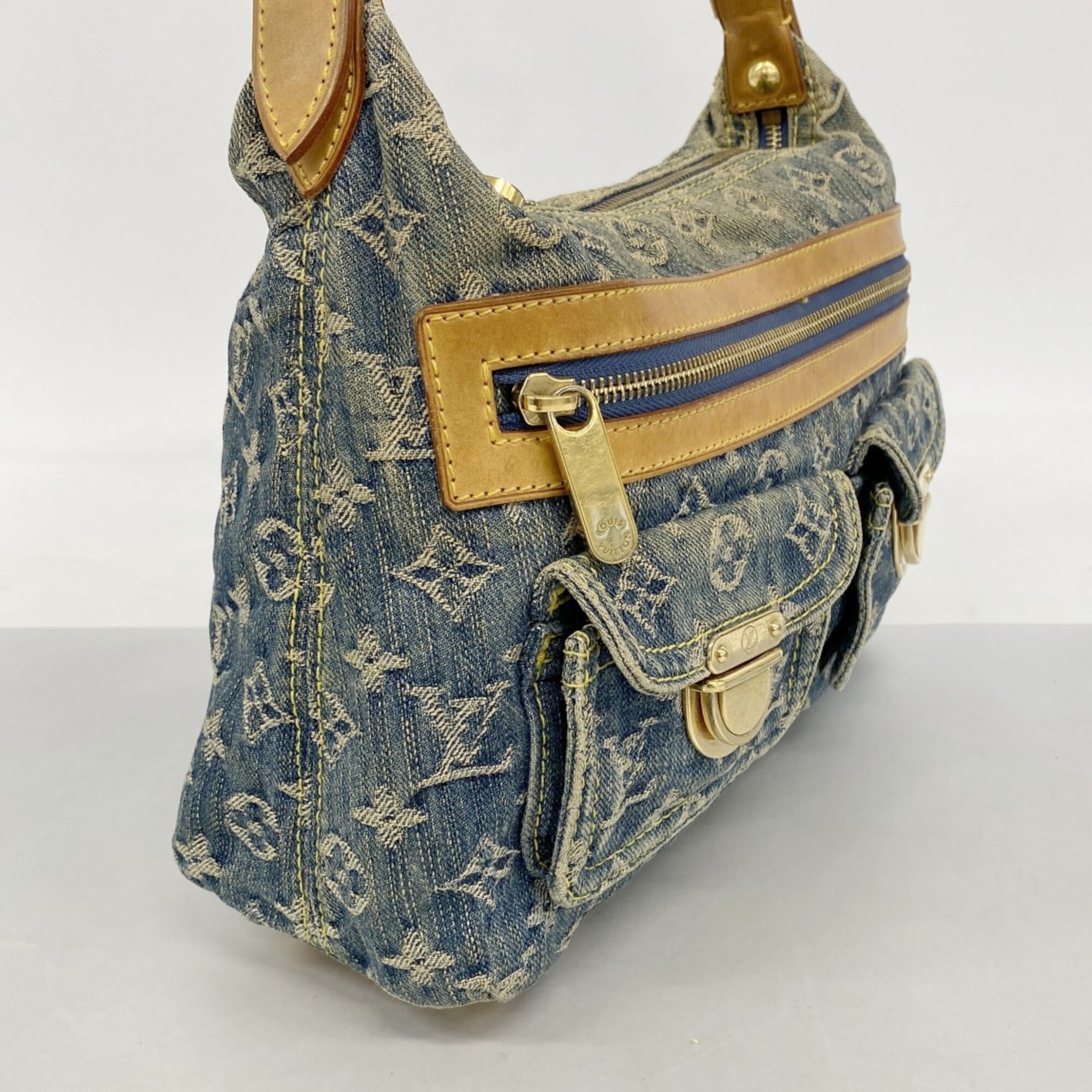 Louis Vuitton Blue Shoulder Bag (Pre-Owned)