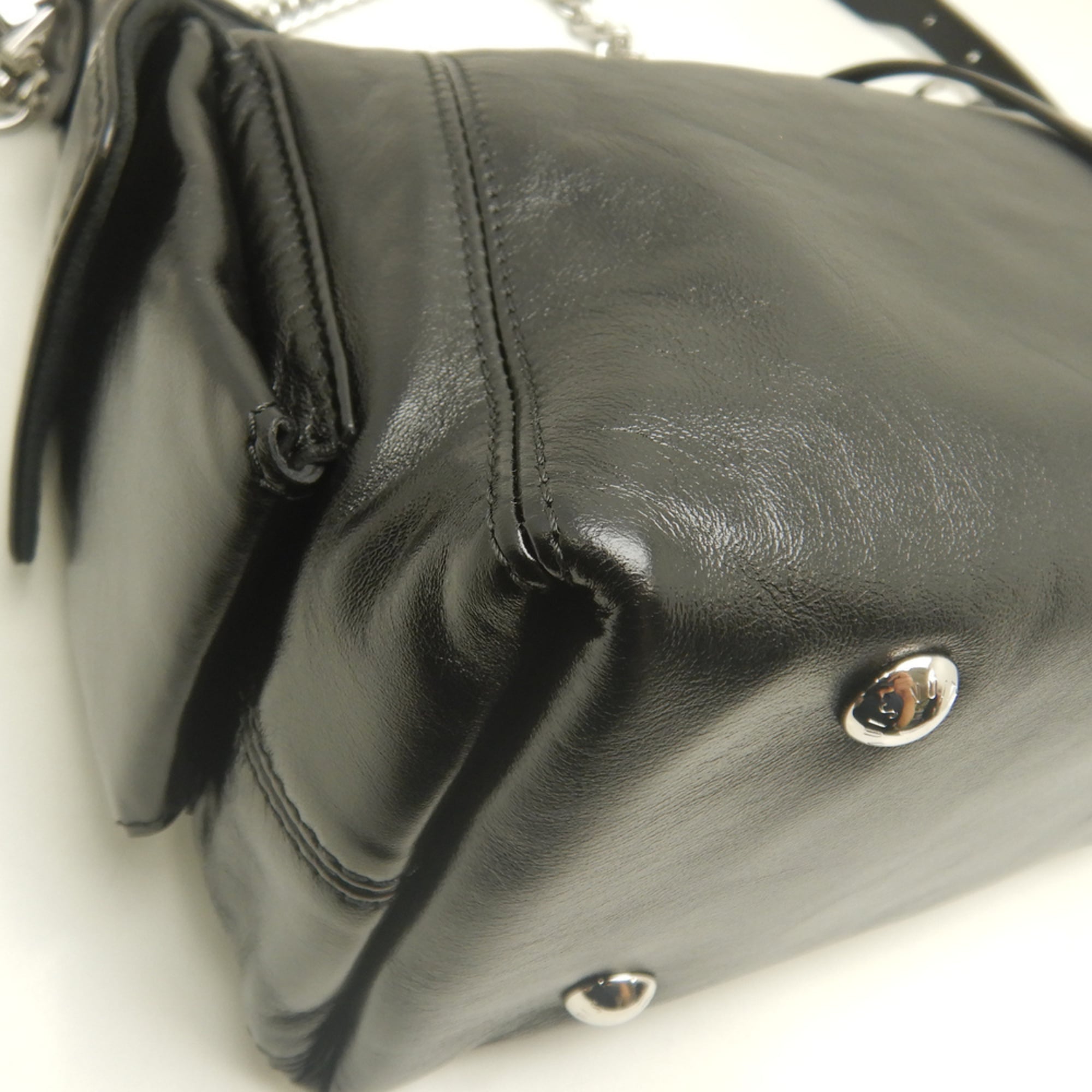 Louis Vuitton Noir Leather Shoulder Bag (Pre-Owned)