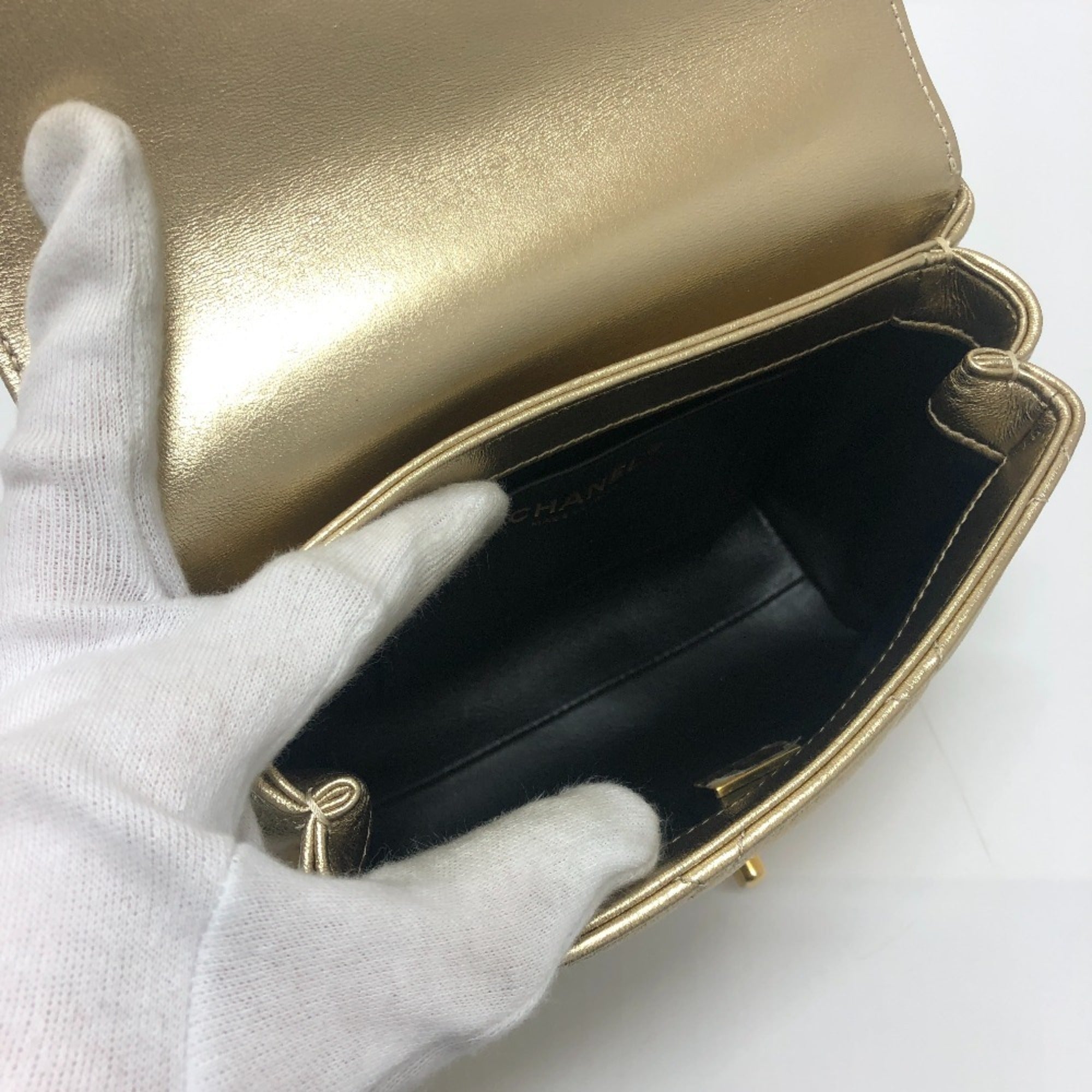 Chanel Matelasse Gold Leather Handbag Shoulder Bag (Pre-Owned)