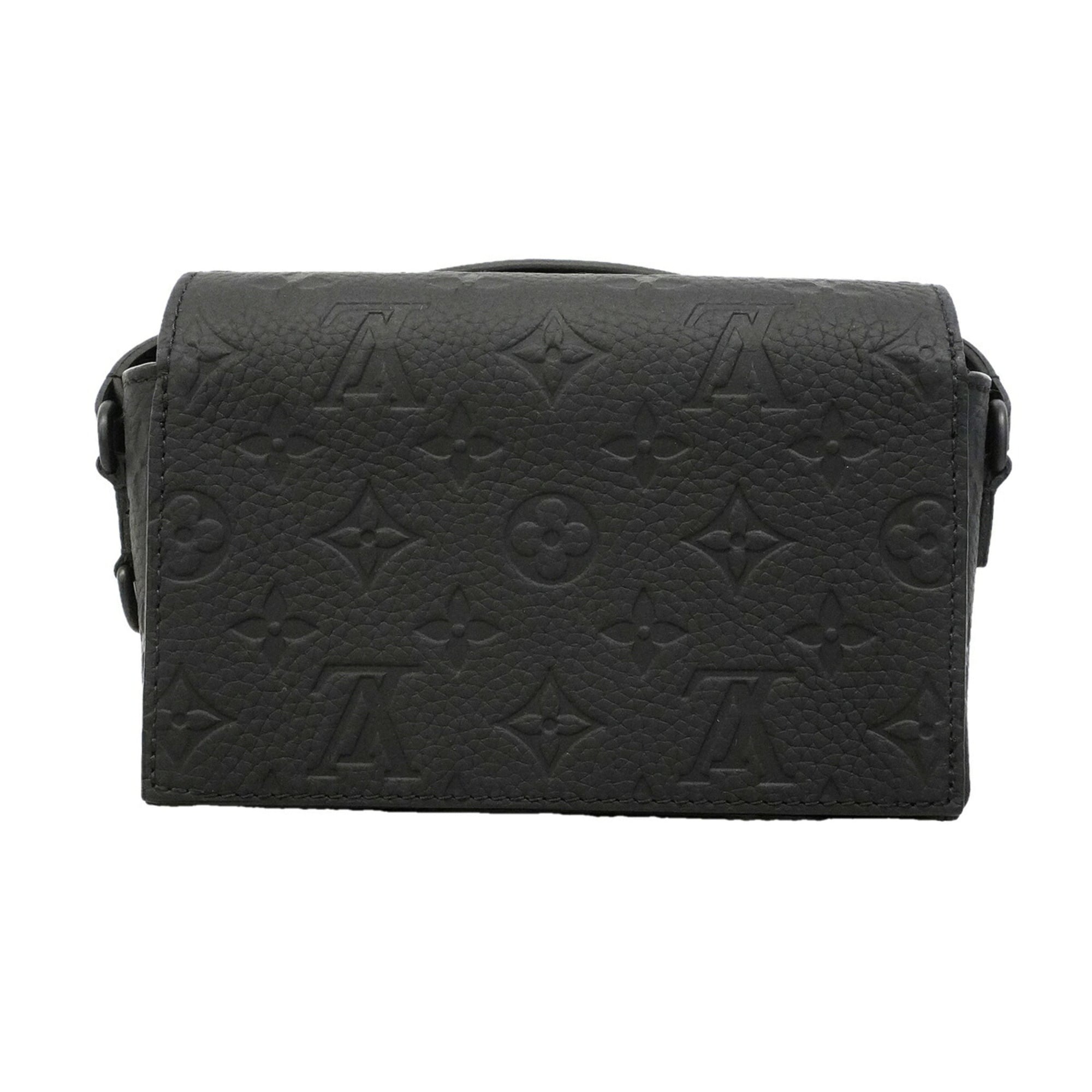 Louis Vuitton Noir Shoulder Bag (Pre-Owned)