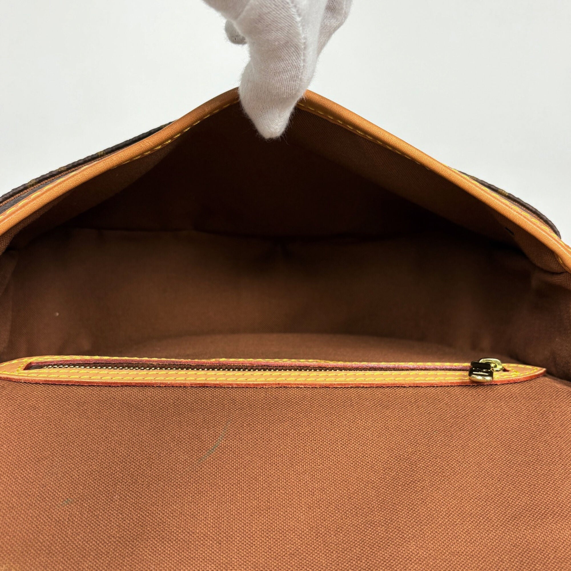 Louis Vuitton Brown Monogram Shoulder Bag (Pre-Owned)