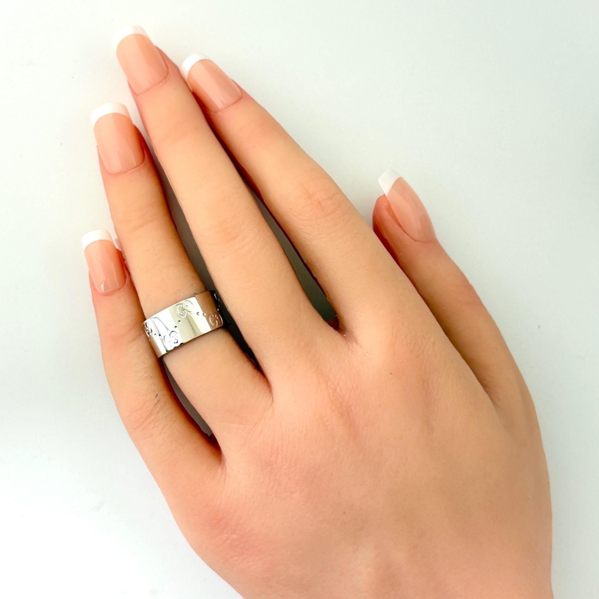 Gucci White Gold (18K) Band Ring (Pre-Owned)