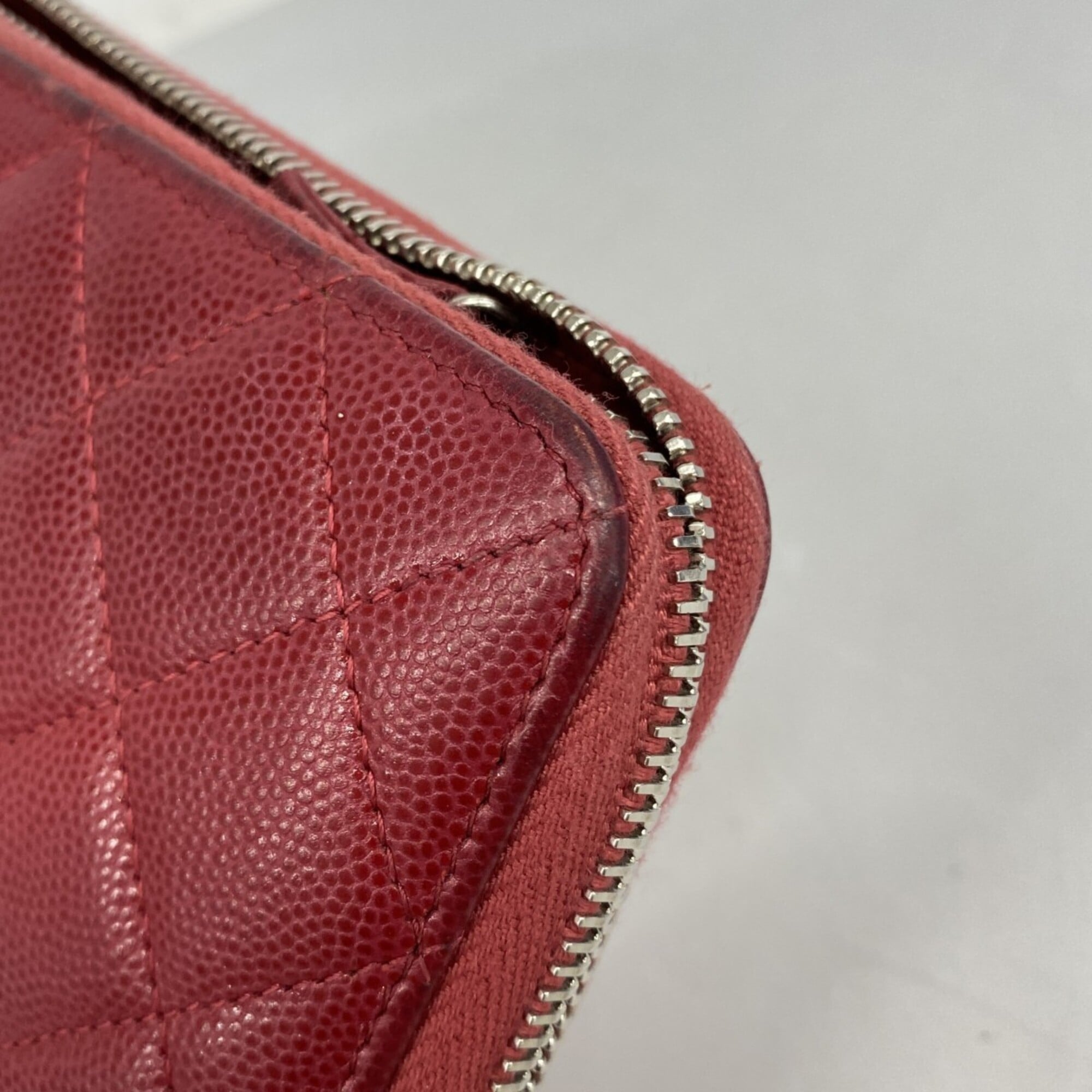 Chanel Red Color Grained Calfskin Long Wallet (Bi-Fold) (Pre-Owned)