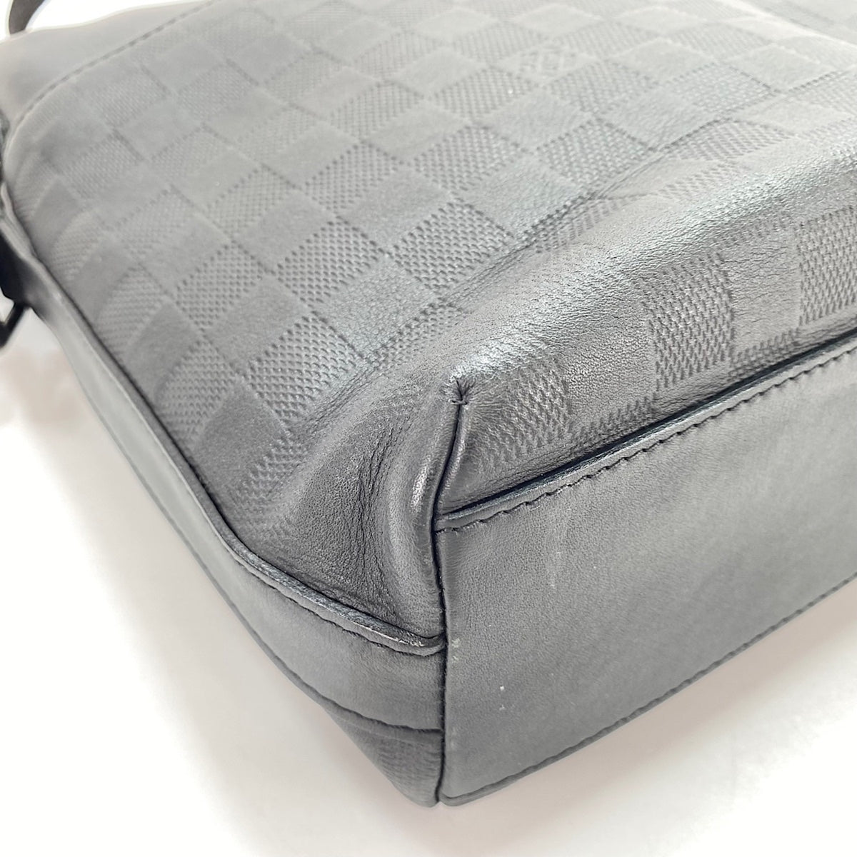 Louis Vuitton Black Shoulder Bag (Pre-Owned)