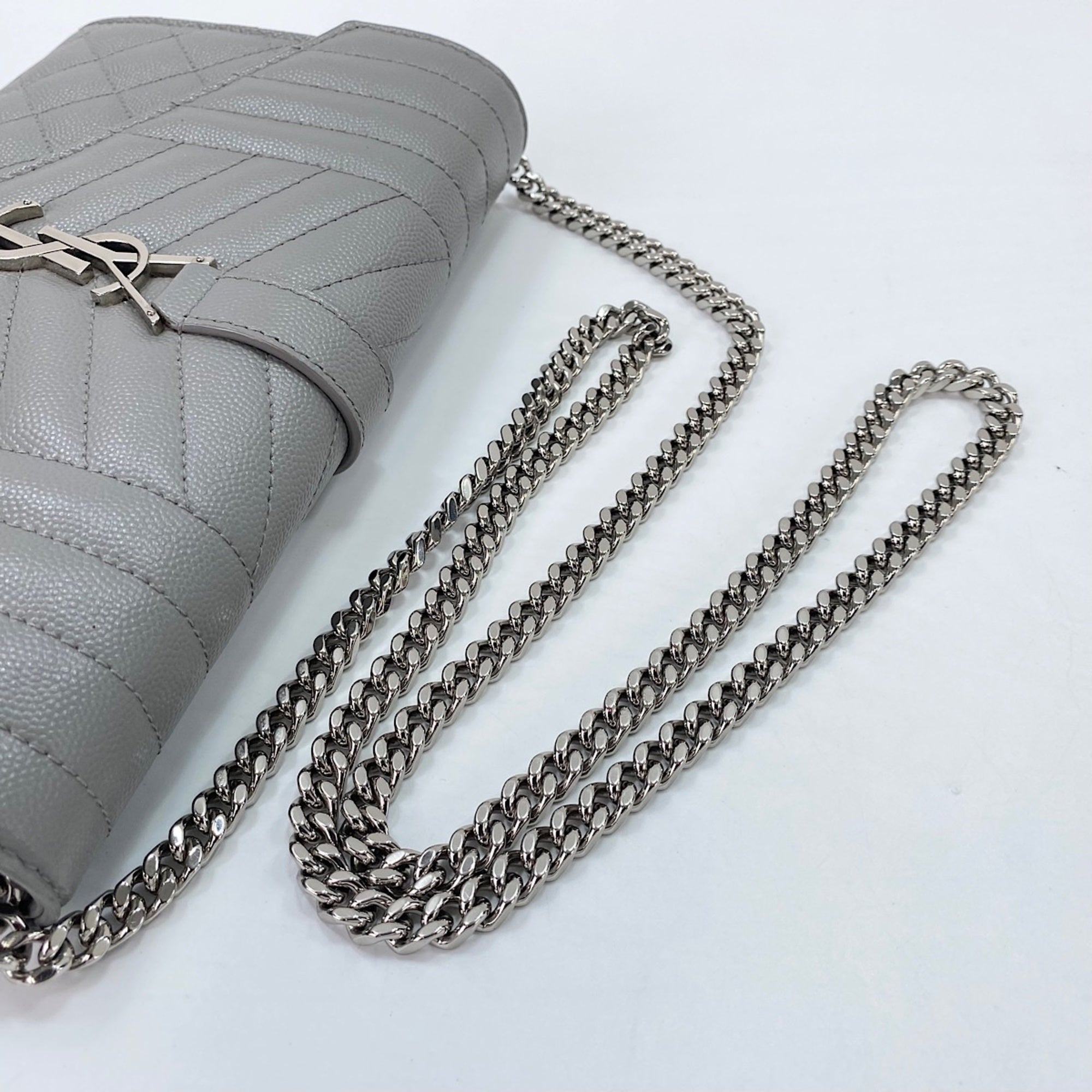 Yves Saint Laurent Gray Shoulder Bag (Pre-Owned)