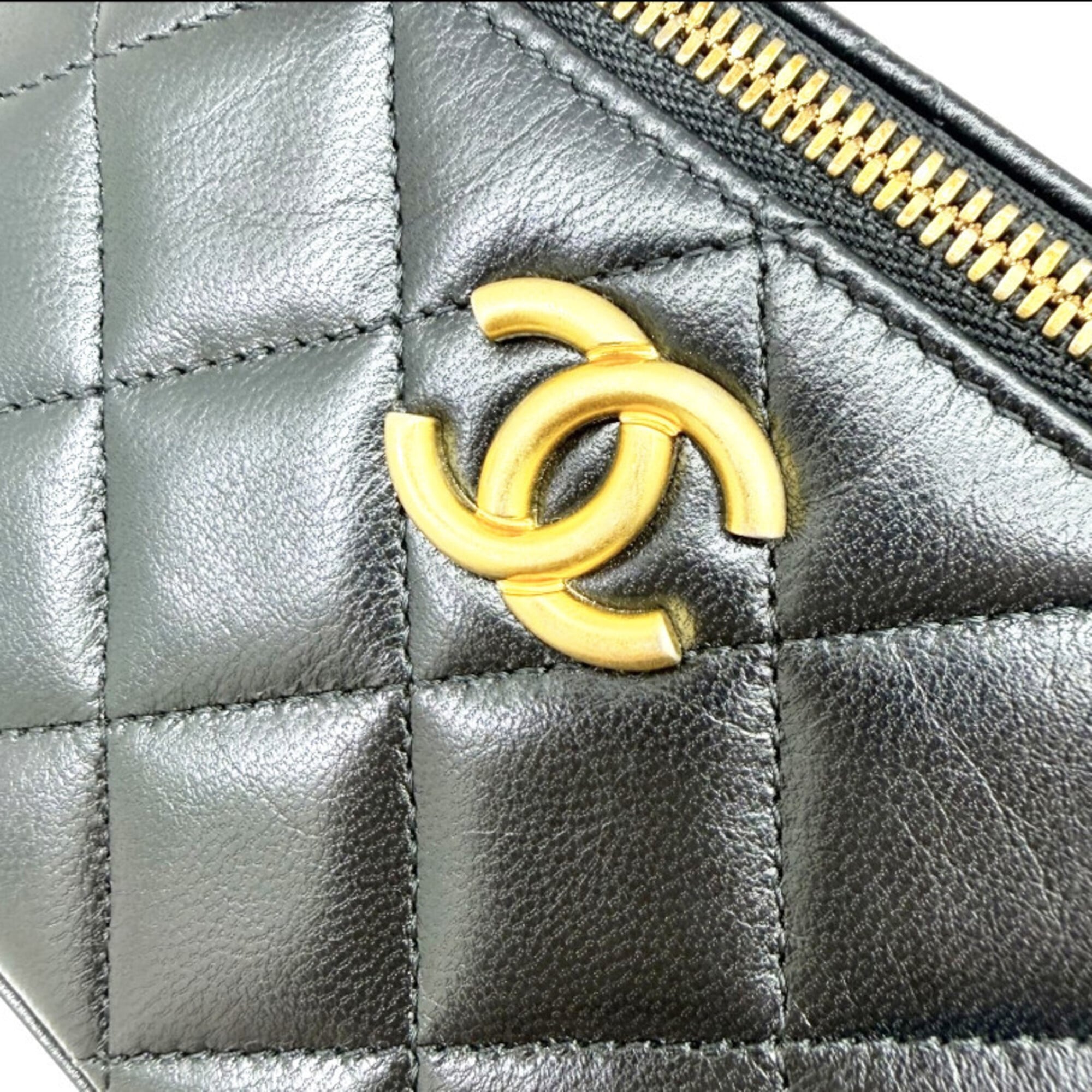 Chanel Black Leather Shoulder Bag (Pre-Owned)