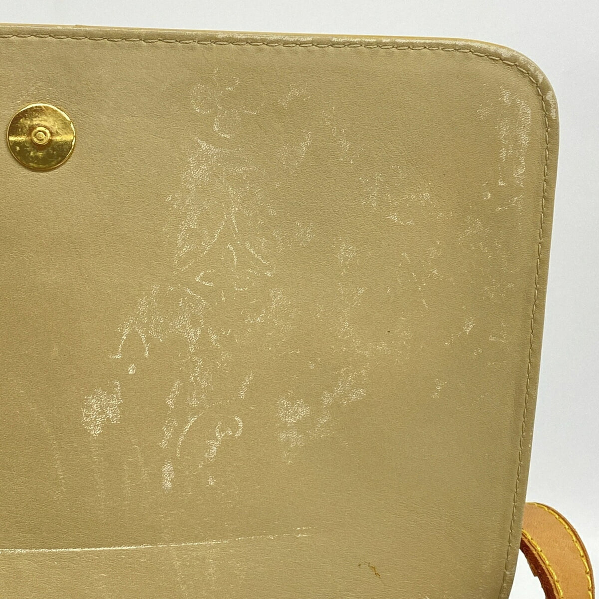 Louis Vuitton Beige Shoulder Bag (Pre-Owned)