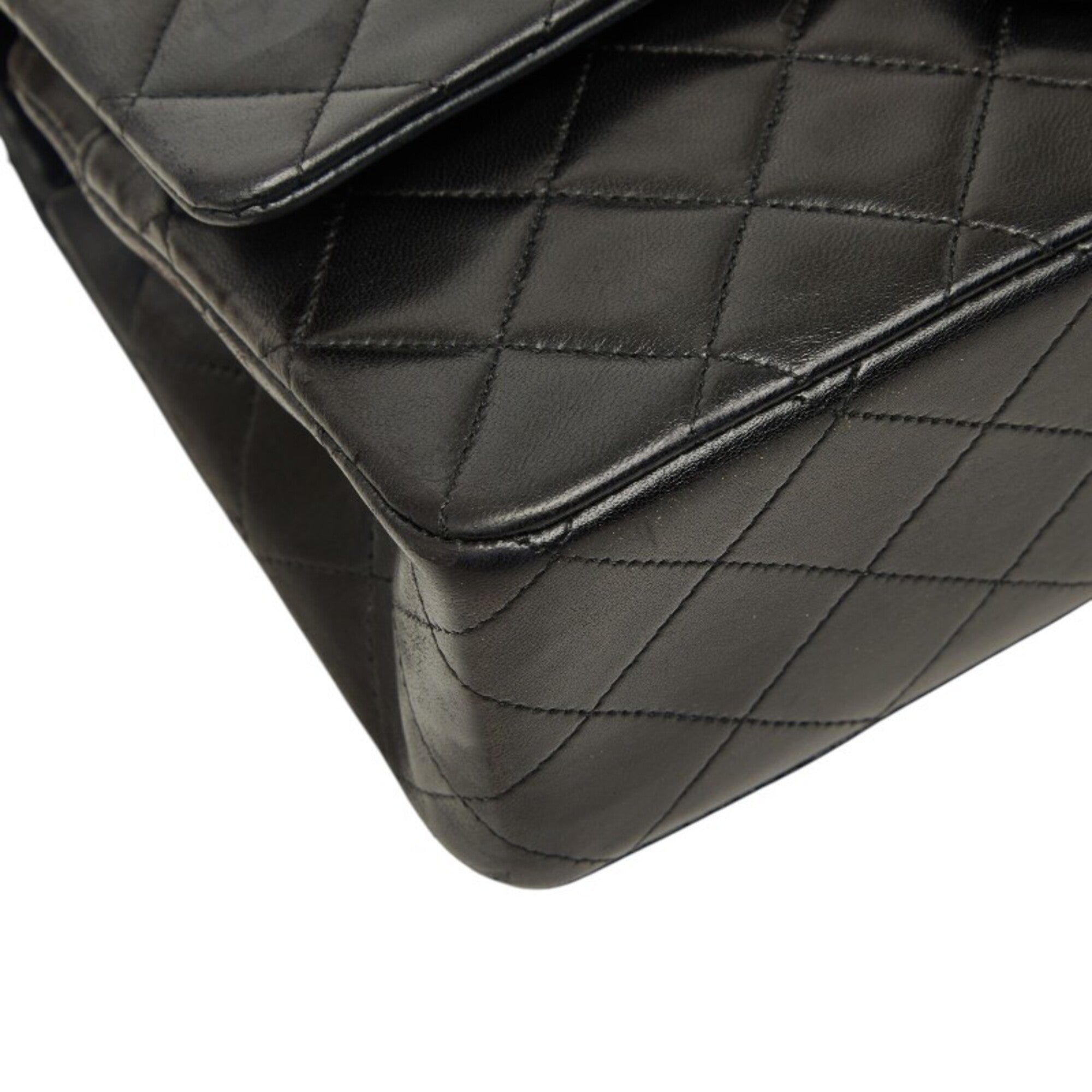 Chanel Black Leather Shoulder Bag (Pre-Owned)