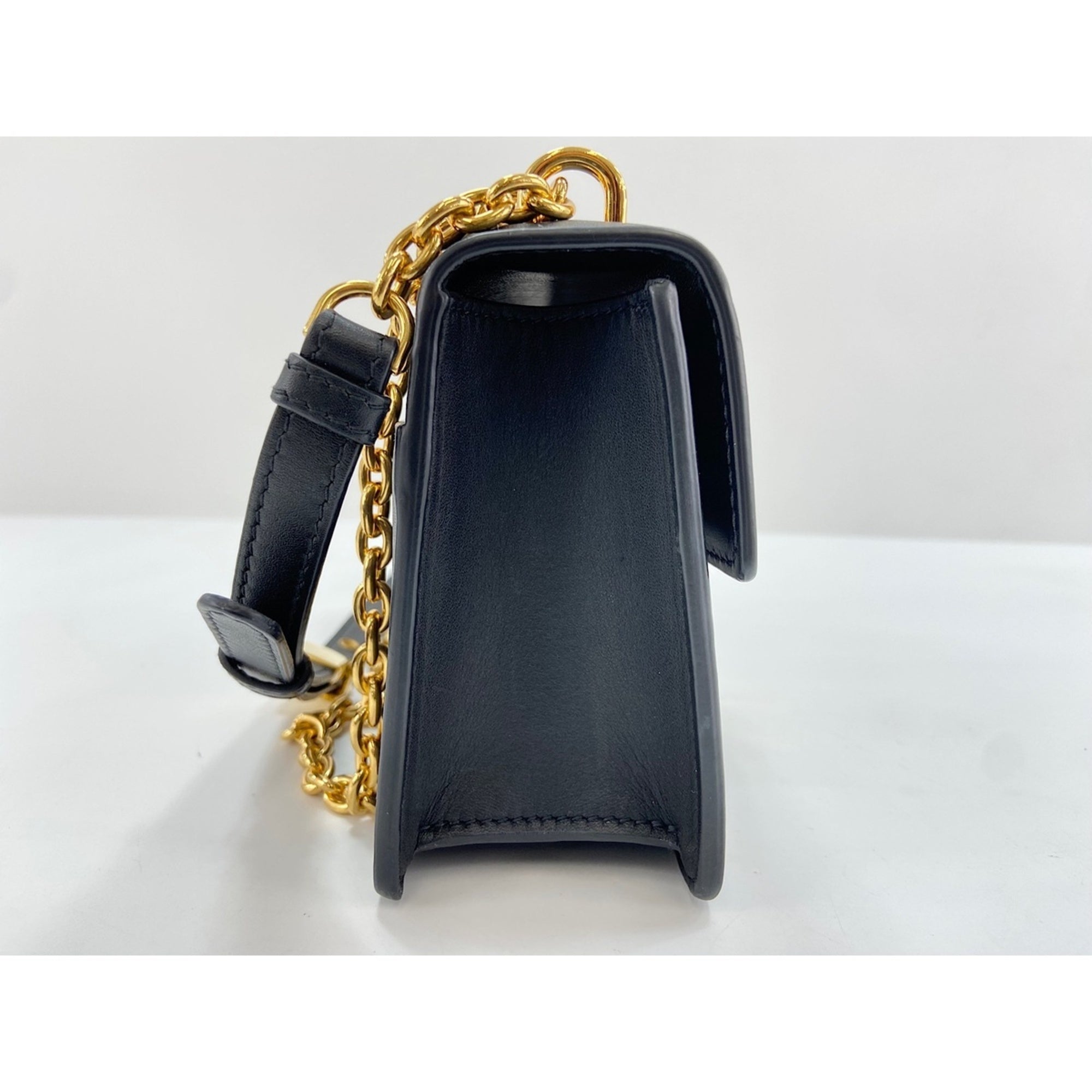 Christian Dior Black Shoulder Bag (Pre-Owned)